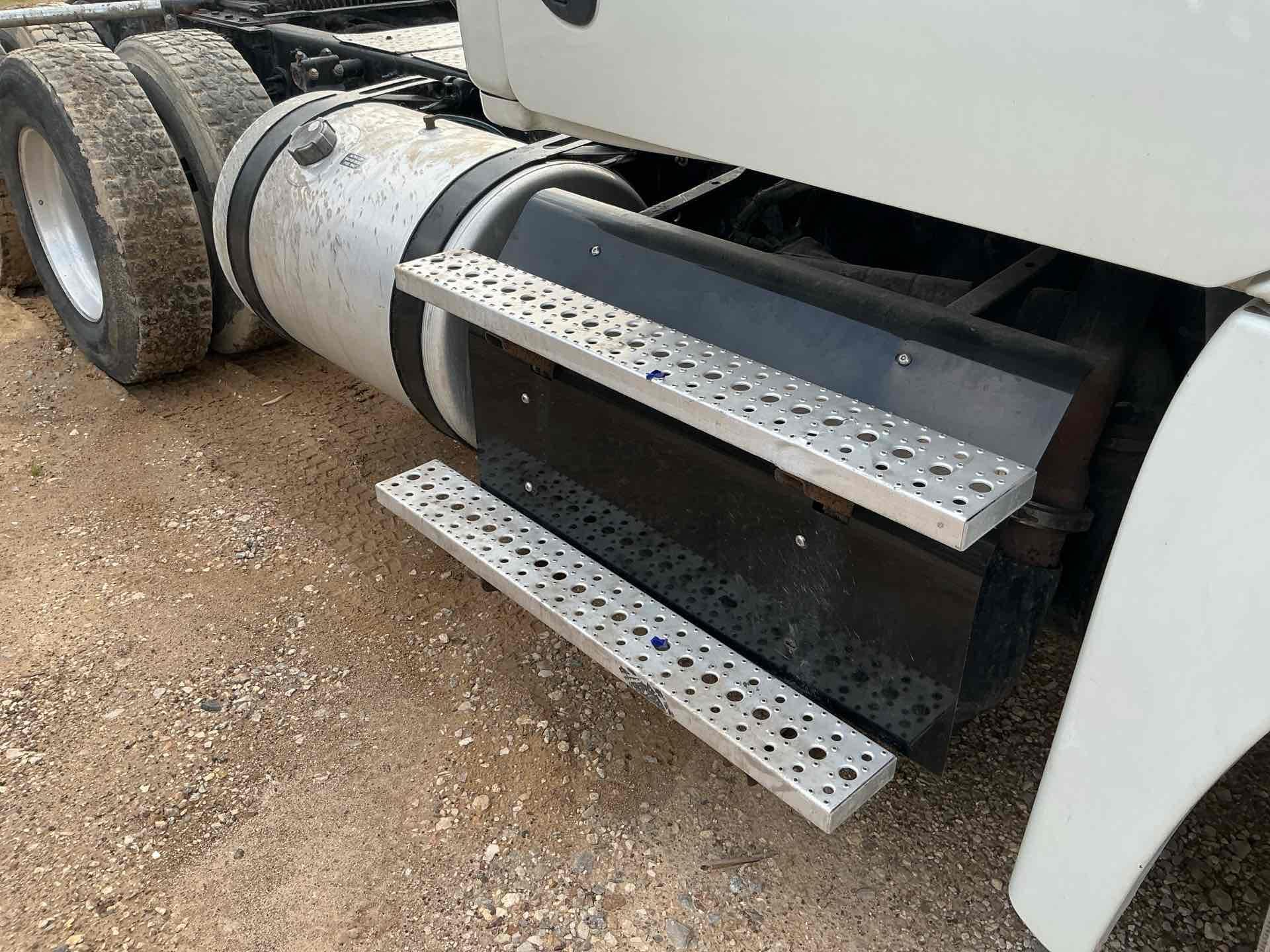 2017 Freightliner Cascadia 125