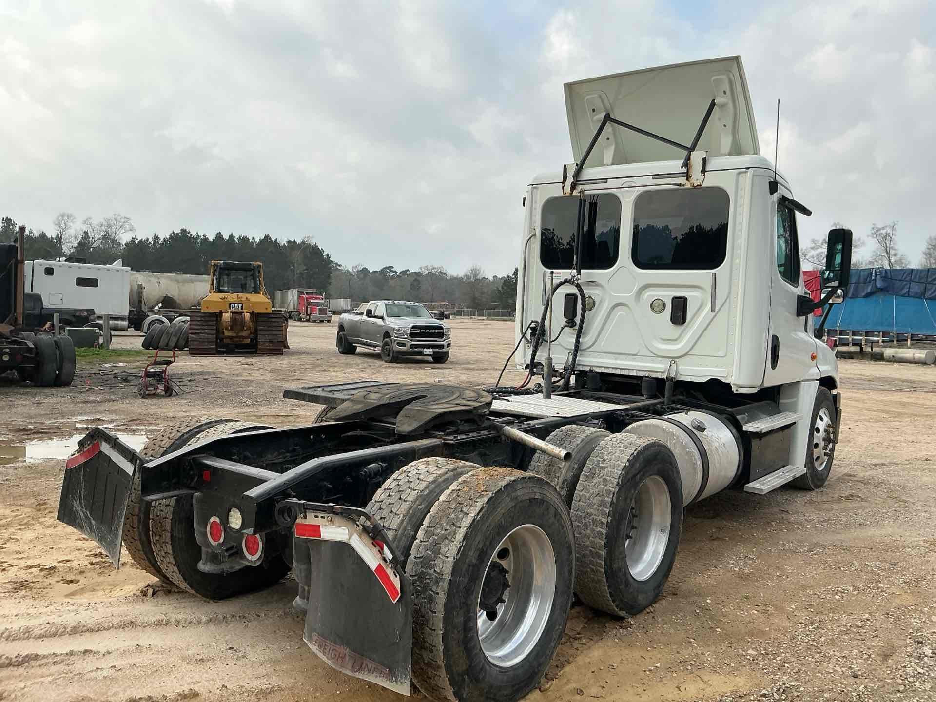 2017 Freightliner Cascadia 125