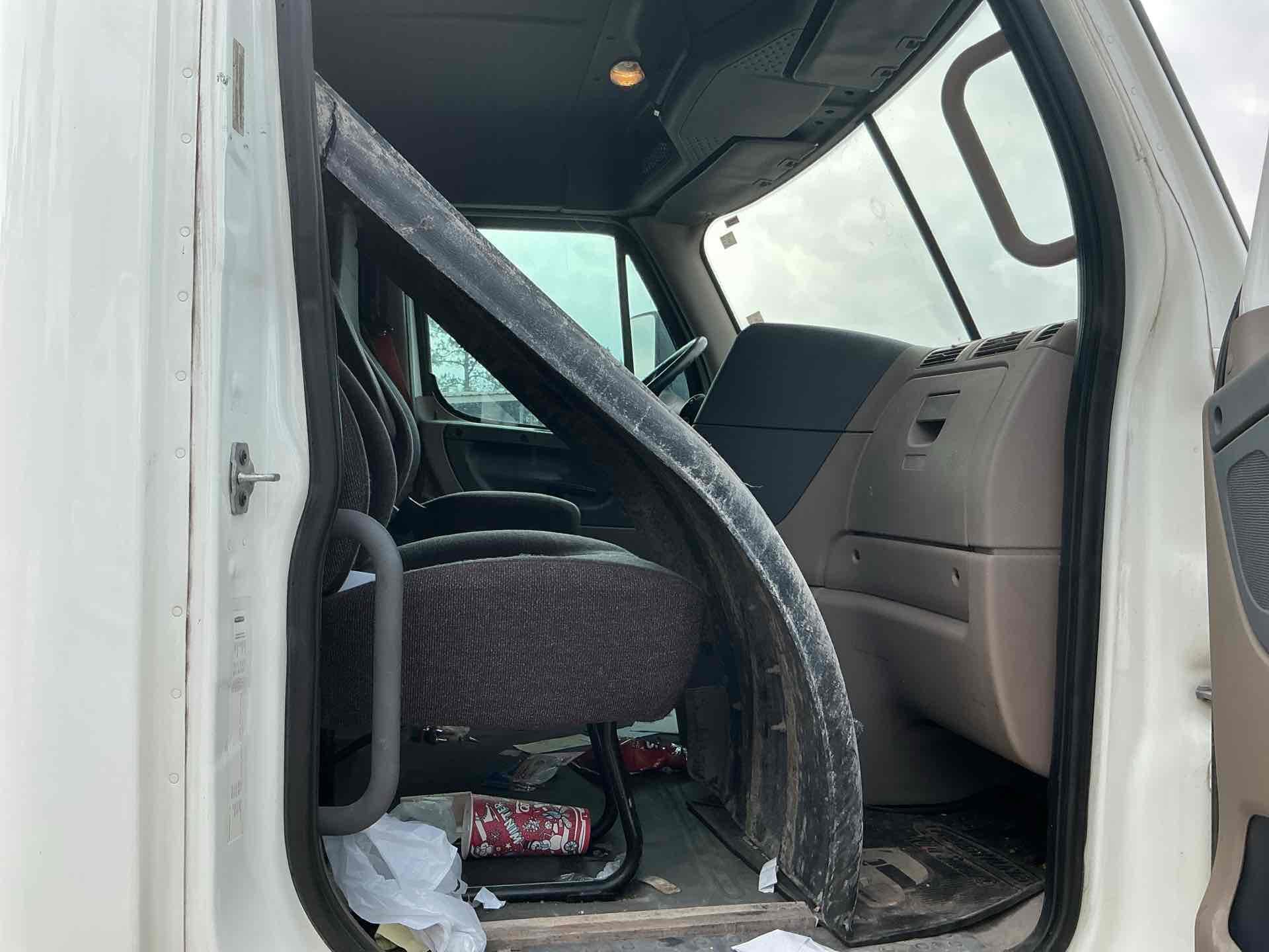2017 Freightliner Cascadia 125
