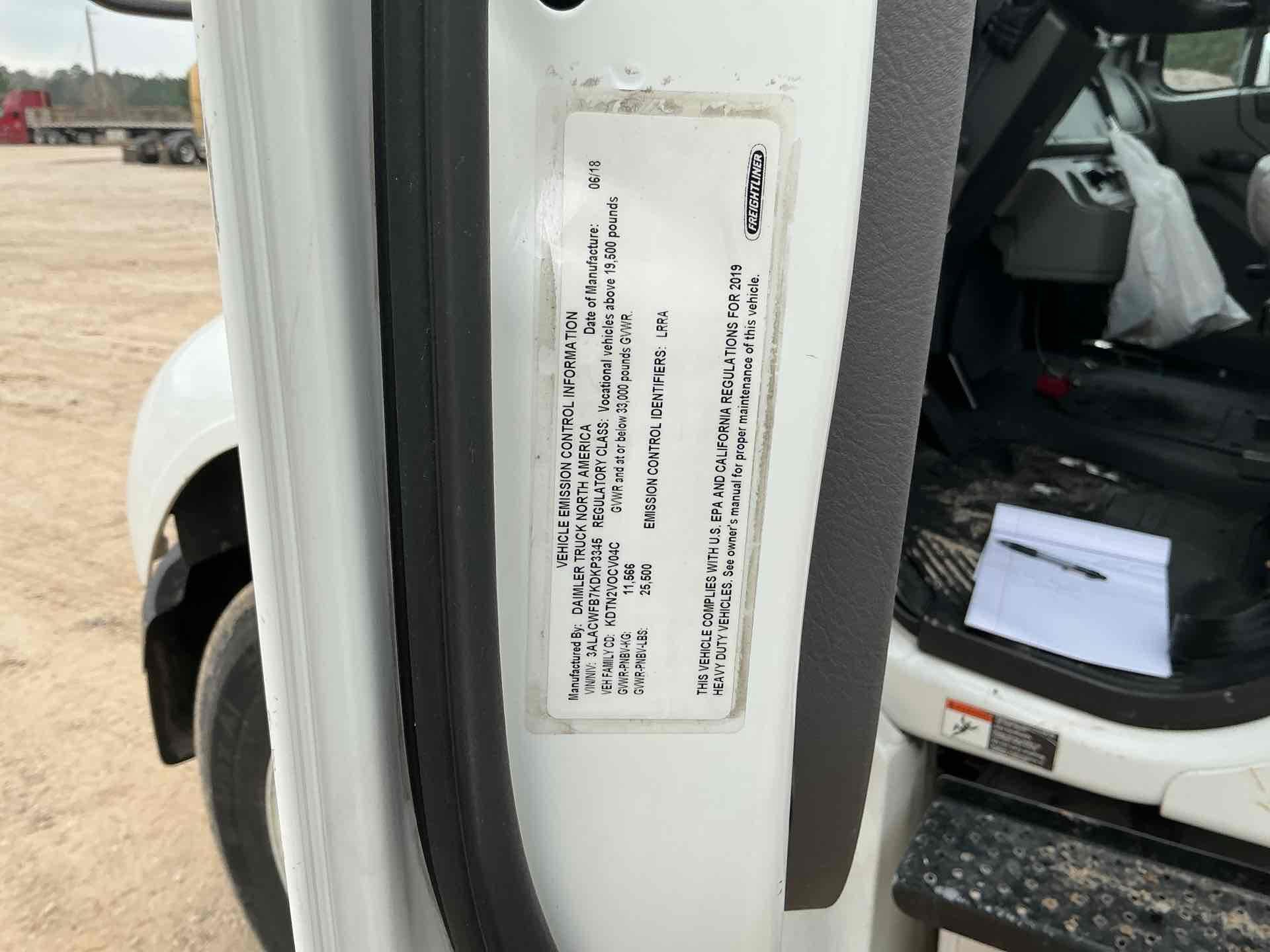 2019 Freightliner BUSINESS CLASS M2 106