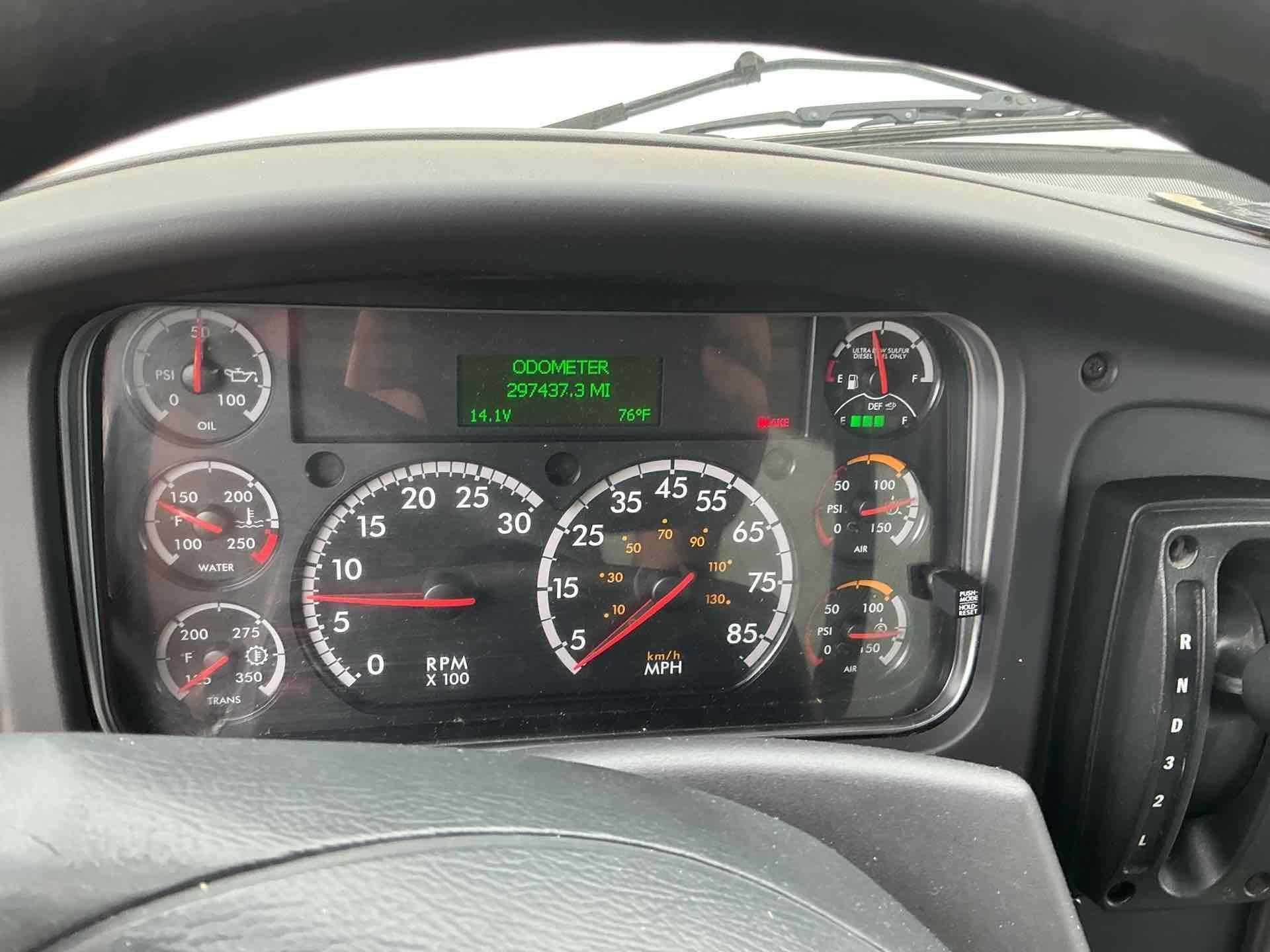 2019 Freightliner BUSINESS CLASS M2 106
