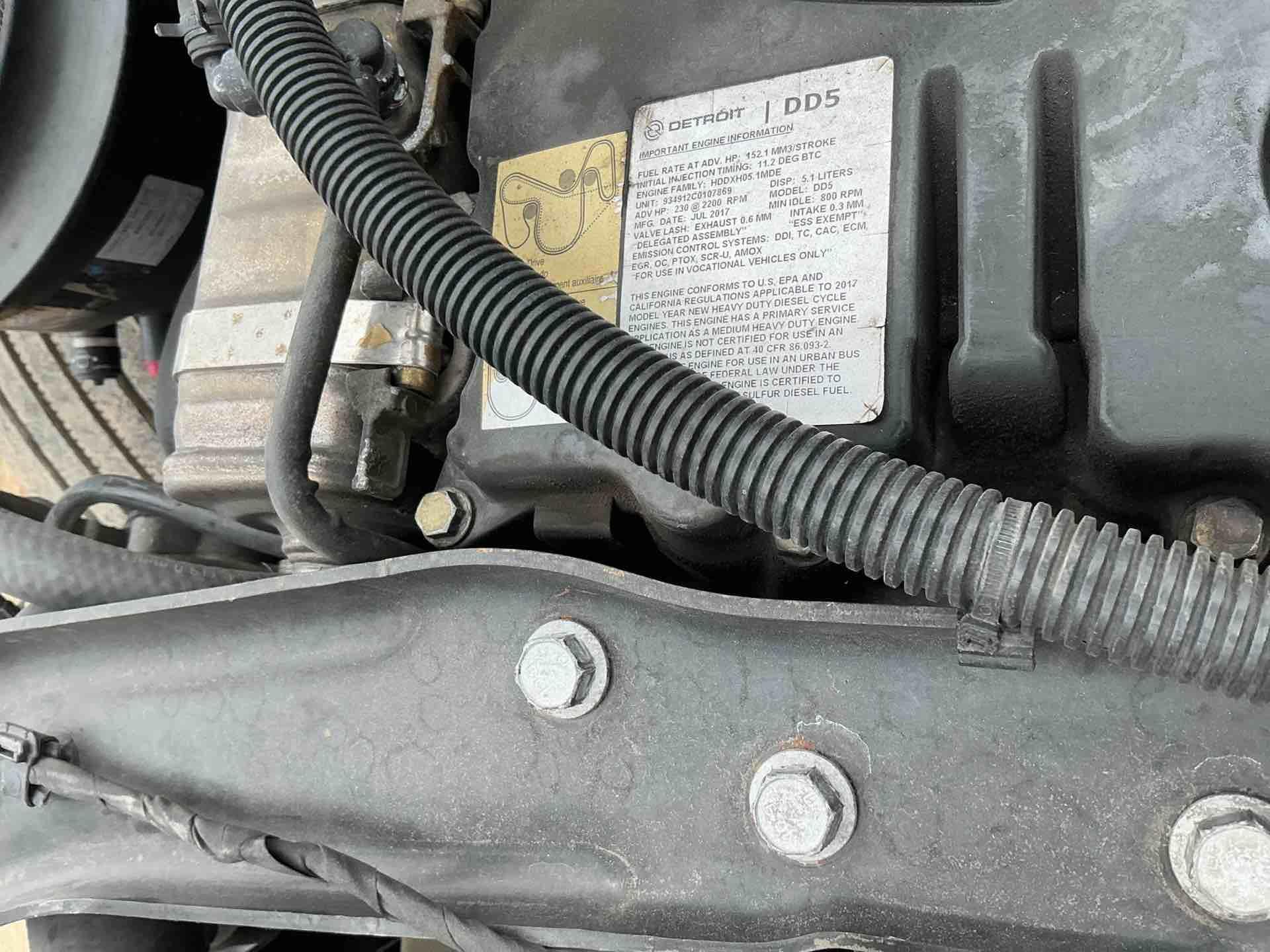 2019 Freightliner BUSINESS CLASS M2 106