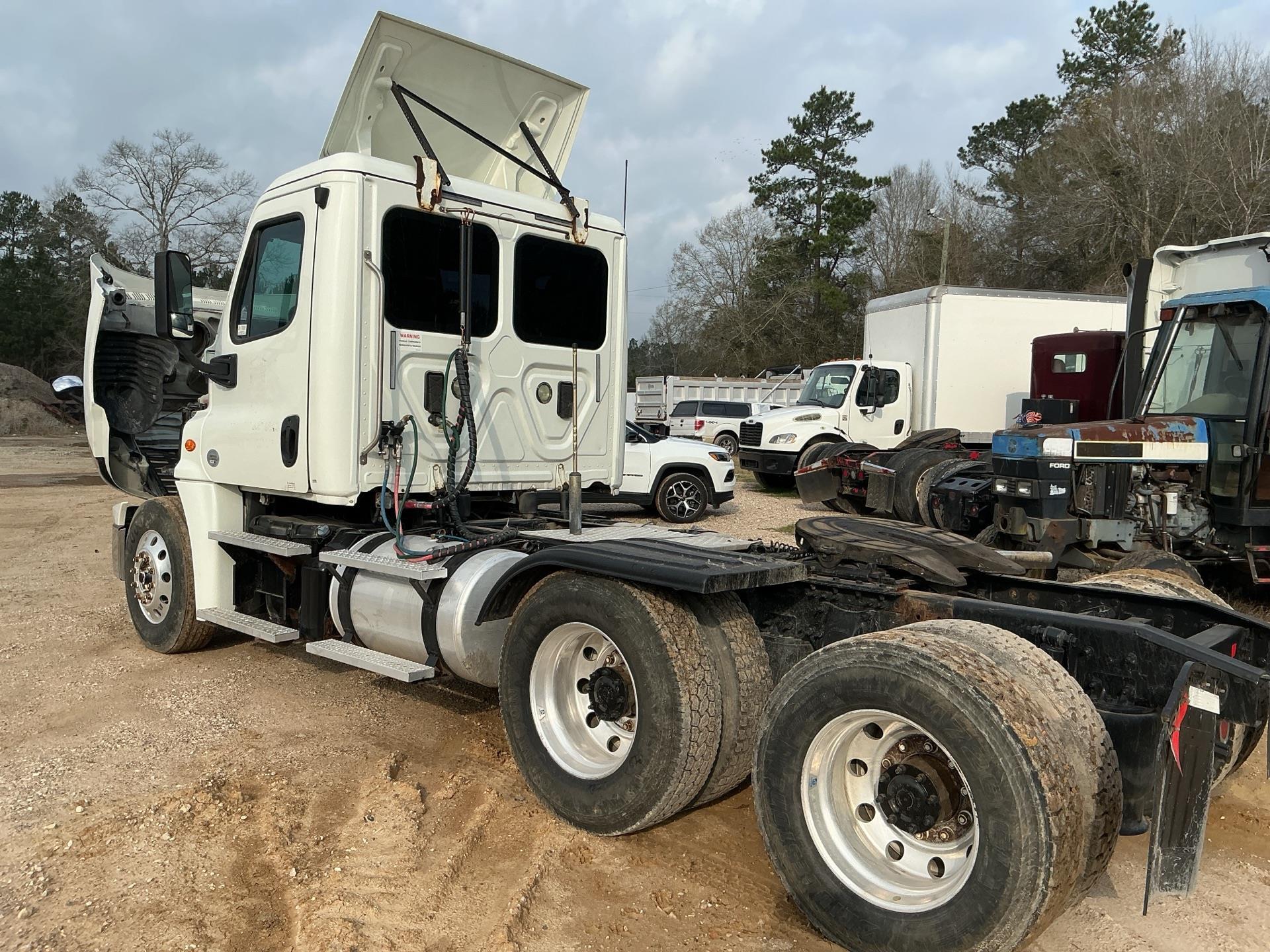 2017 Freightliner Cascadia 125