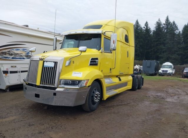 Photo of a 2022 Western Star 5700