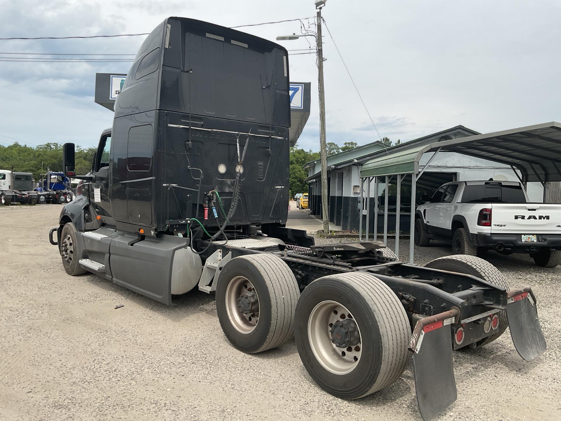 2020 International LT625