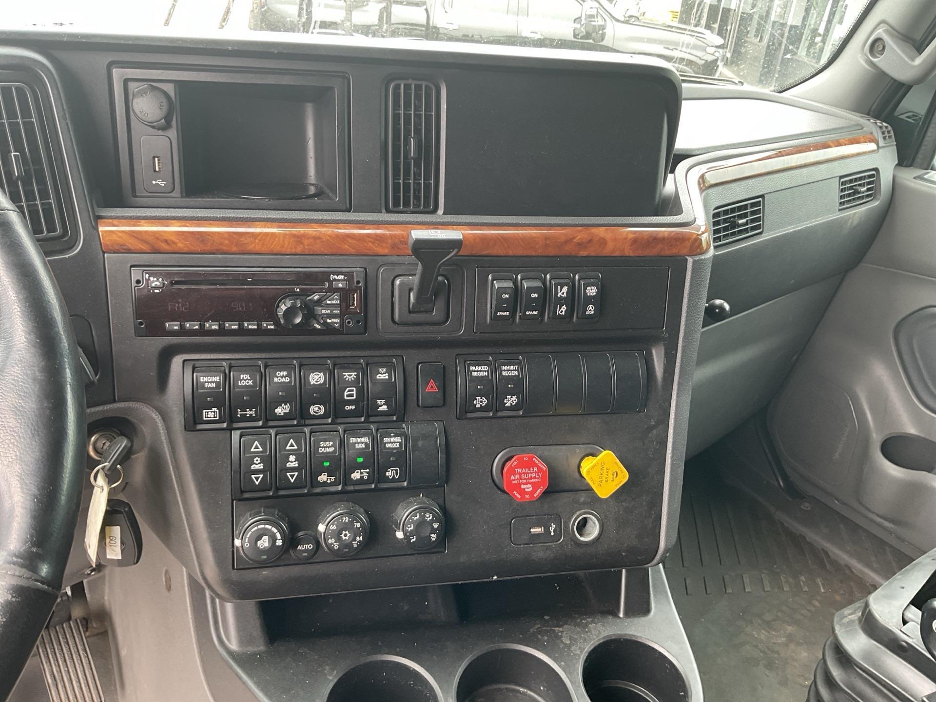 2020 International LT625