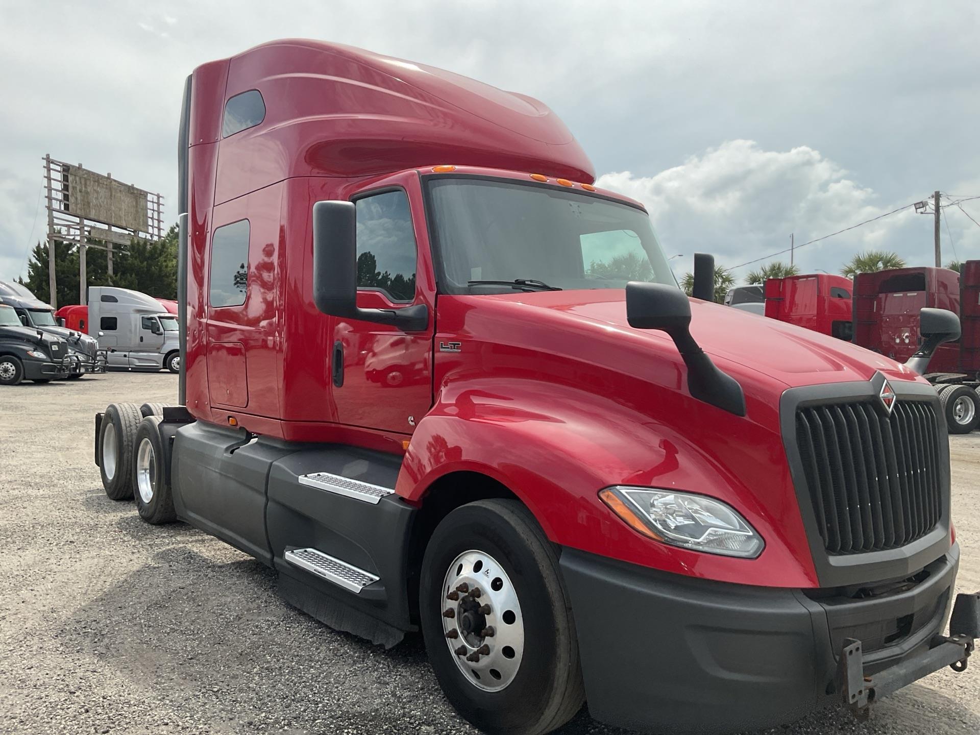 2022 International LT625