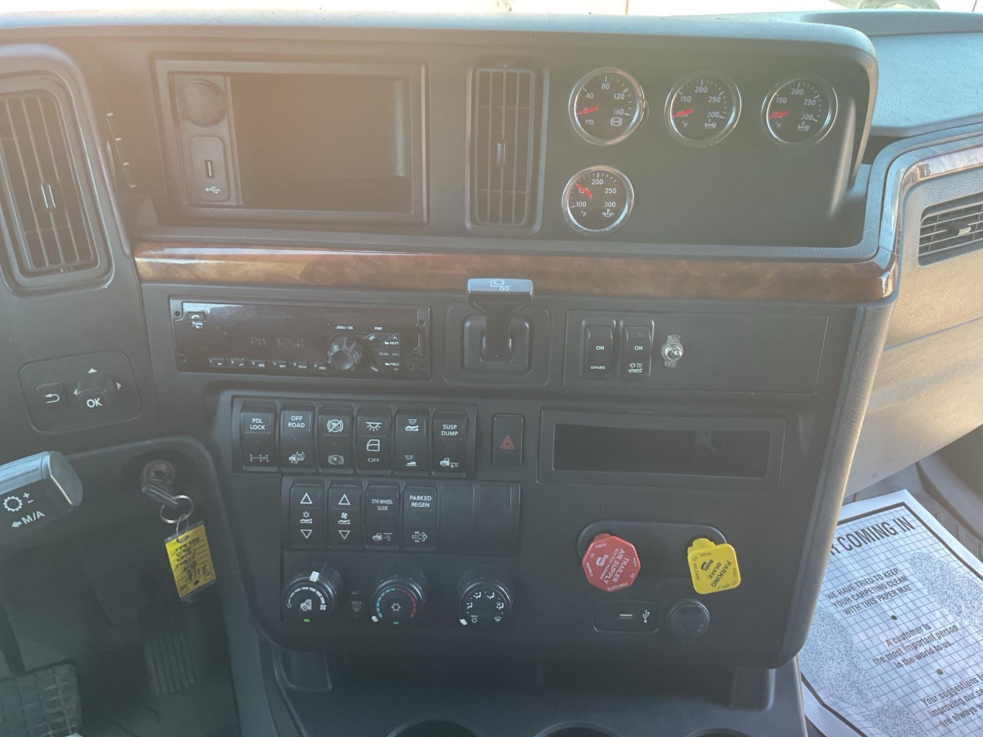 2020 International LT625