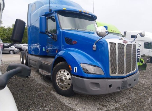 Photo of a 2020 Peterbilt 579