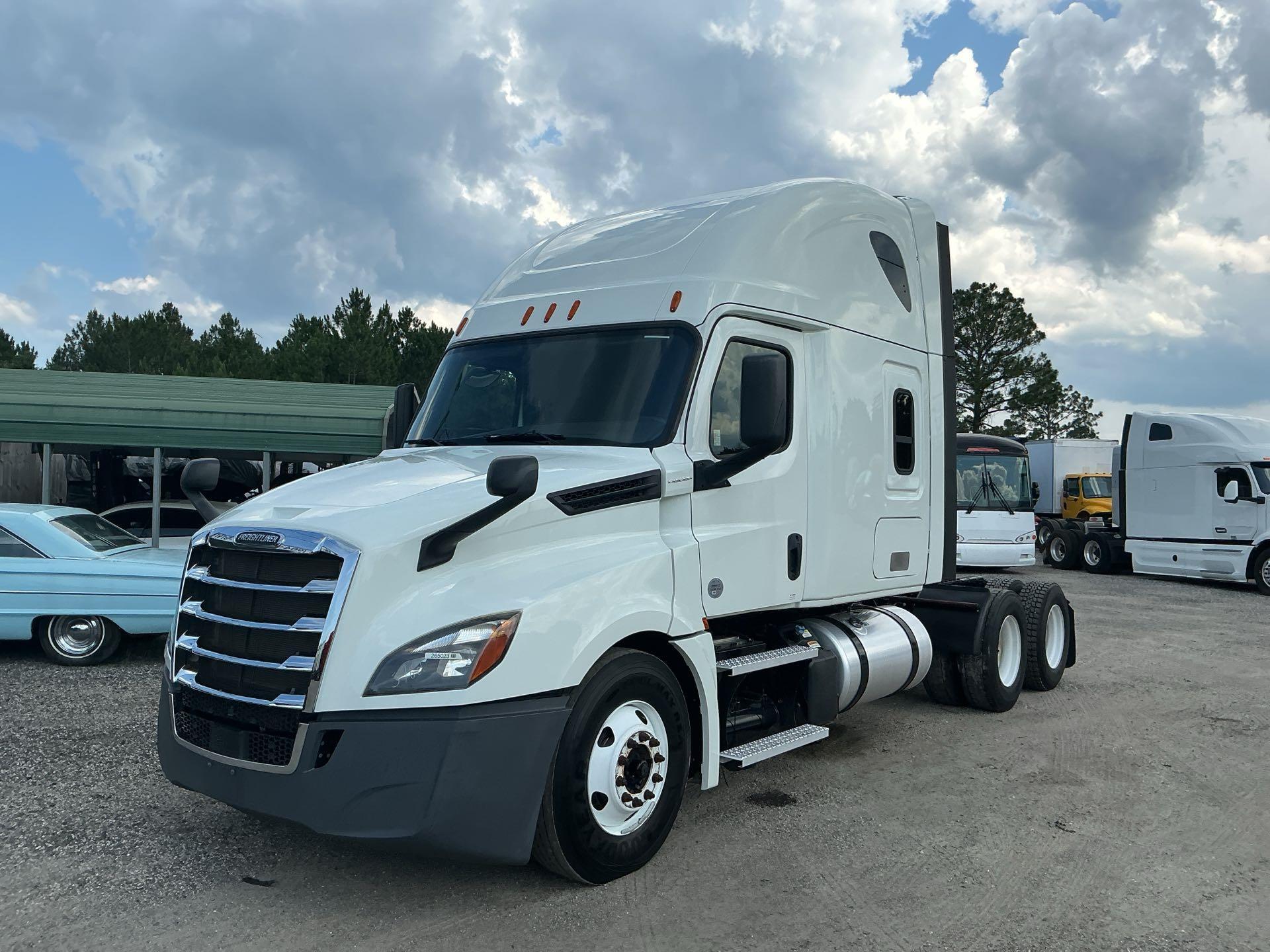 Photo of a 2020 Freightliner CASCADIA 126