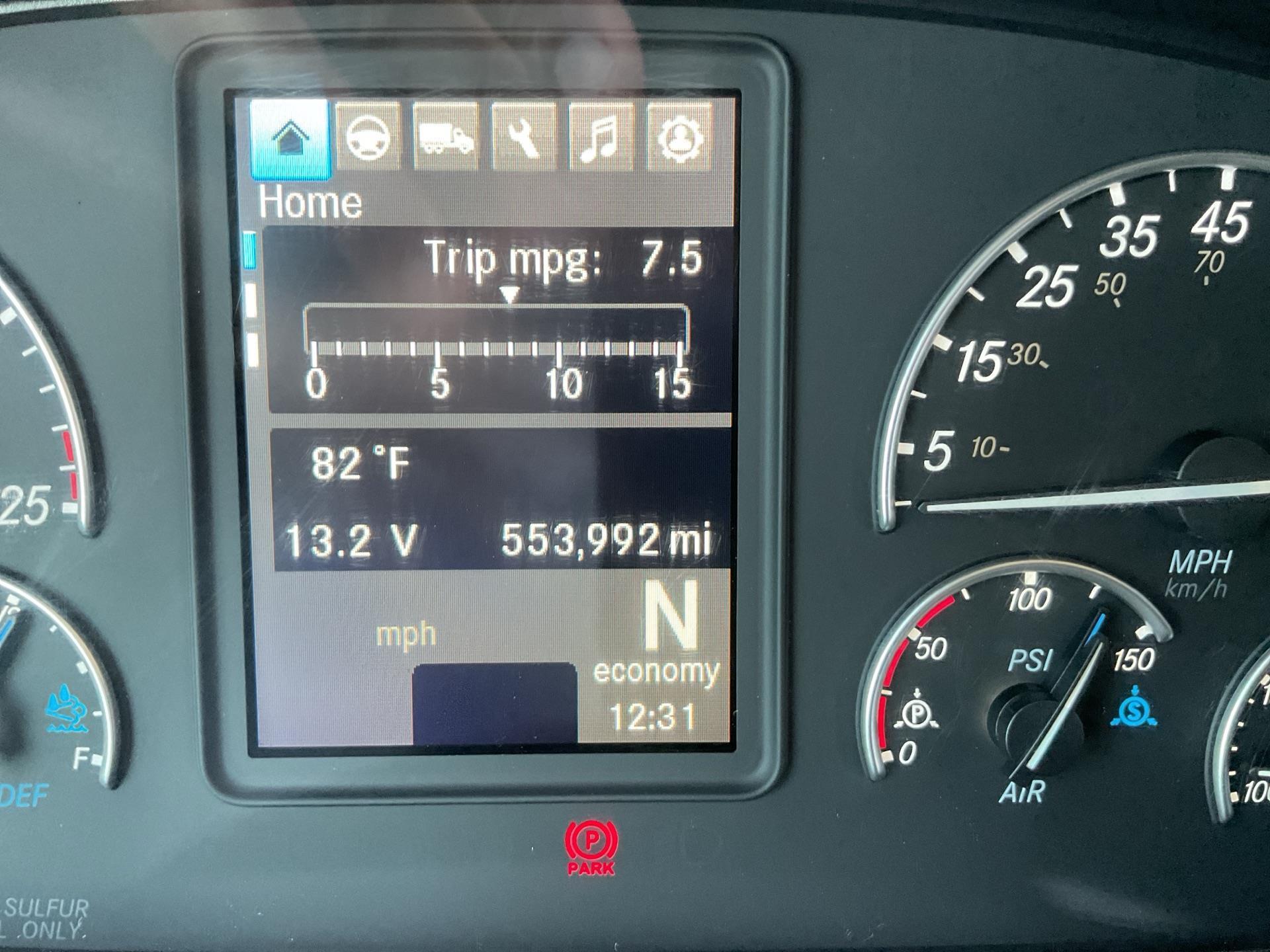 2020 Freightliner CASCADIA 126