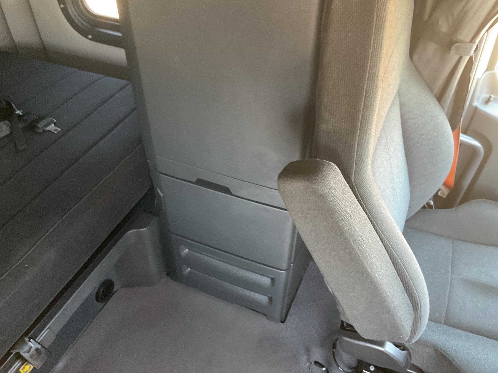 2020 Freightliner CASCADIA 126
