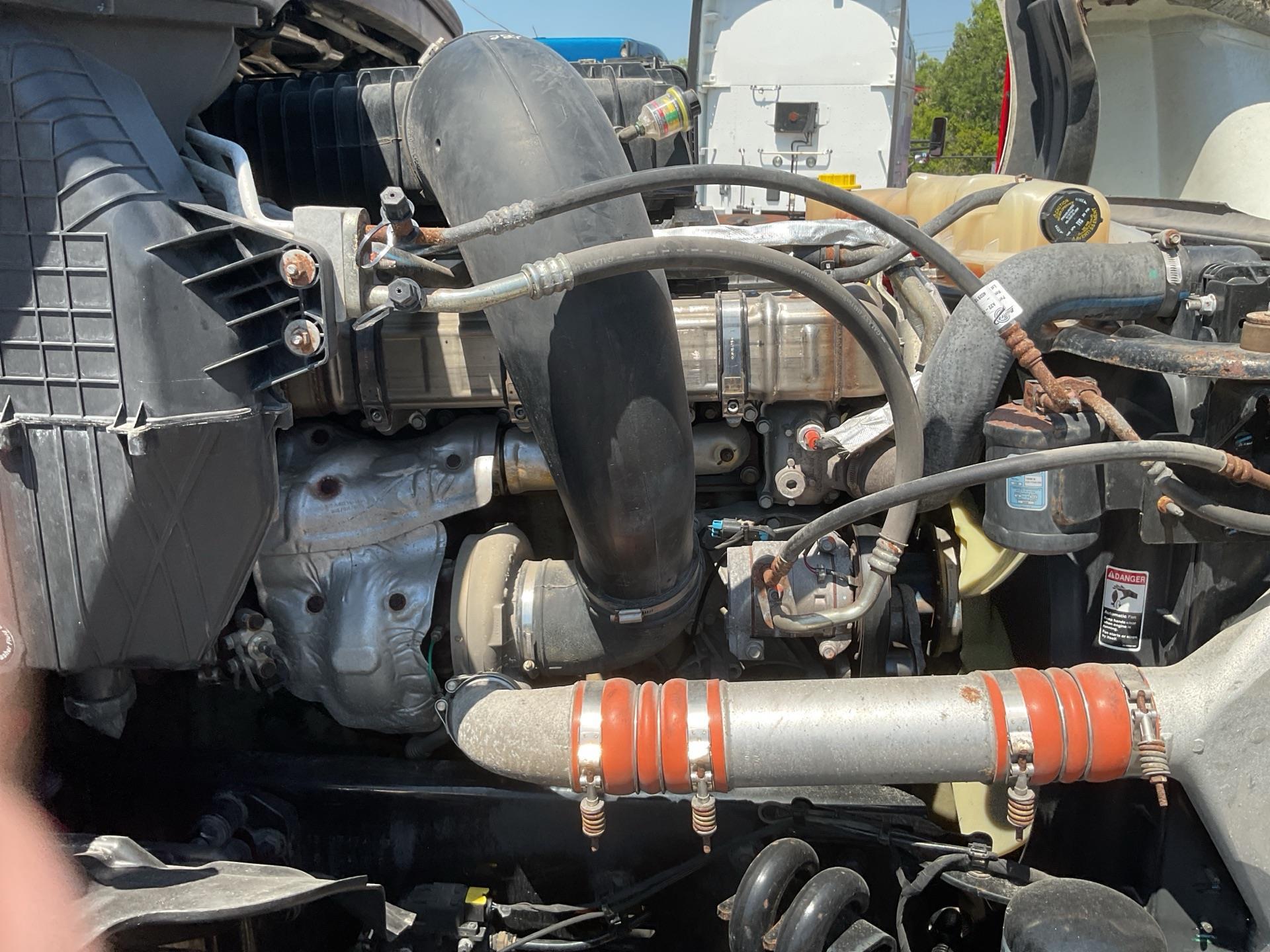 2020 Freightliner CASCADIA 126