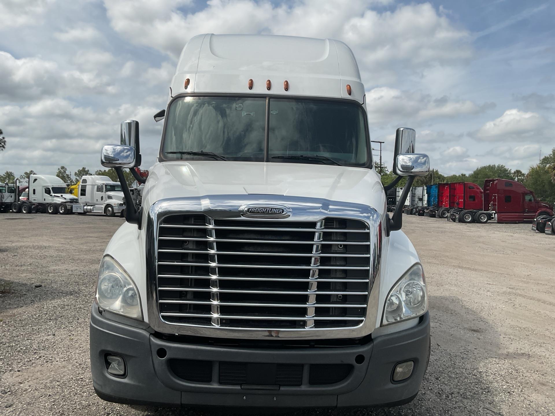 2020 Freightliner Cascadia 125