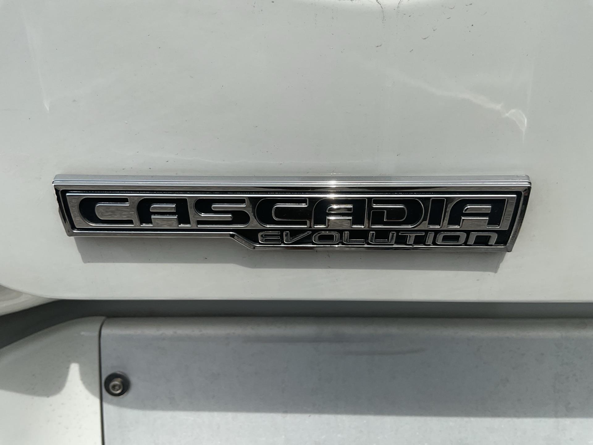 2020 Freightliner Cascadia 125