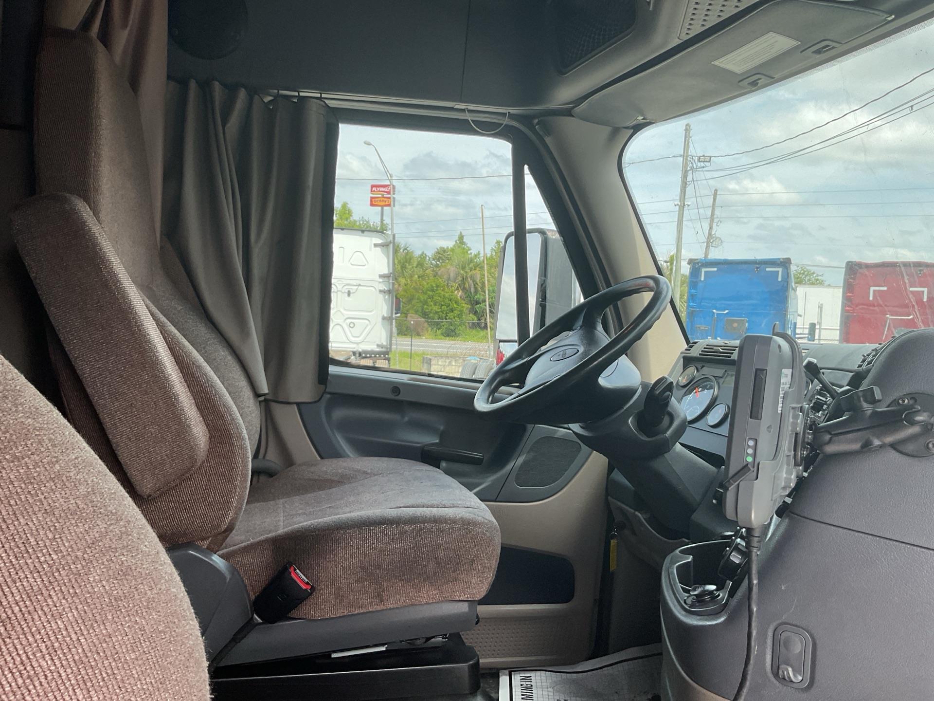 2020 Freightliner Cascadia 125