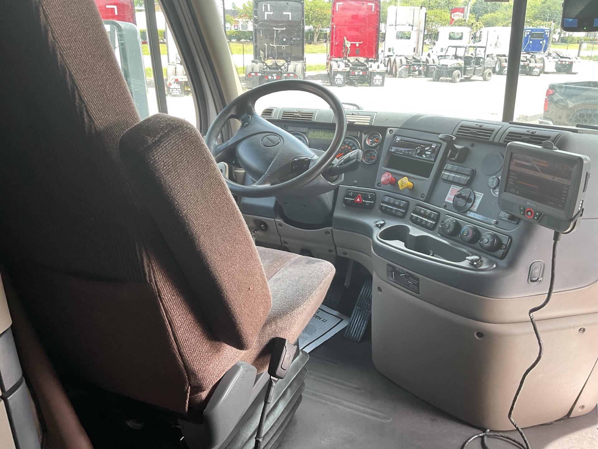 2020 Freightliner Cascadia 125