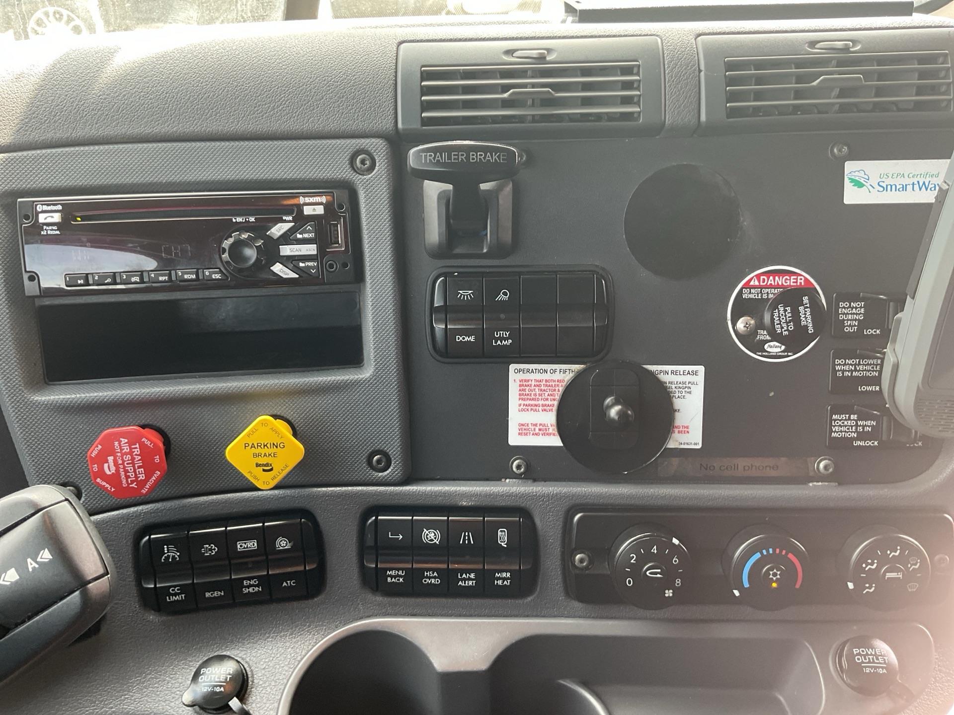 2020 Freightliner Cascadia 125