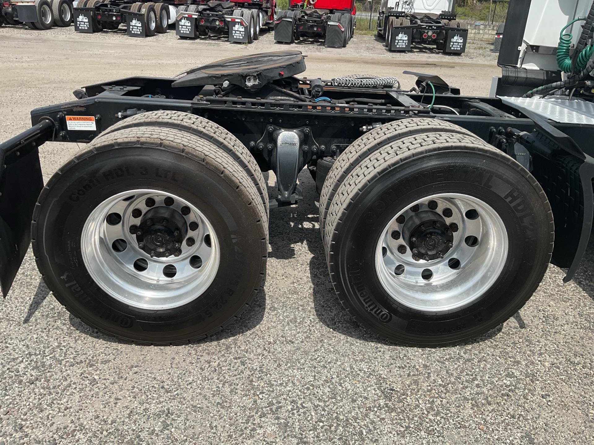 2020 Freightliner Cascadia 125
