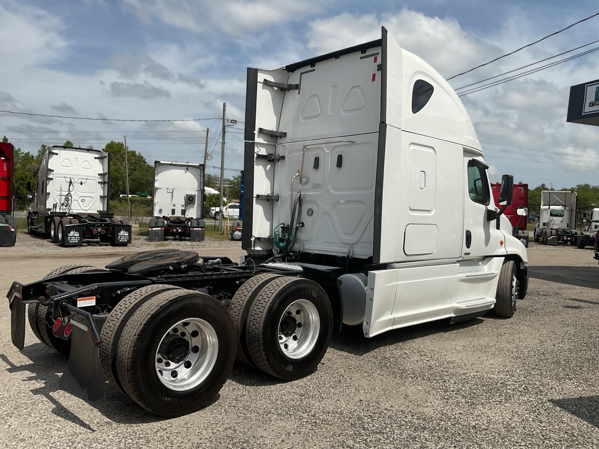 2020 Freightliner Cascadia 125