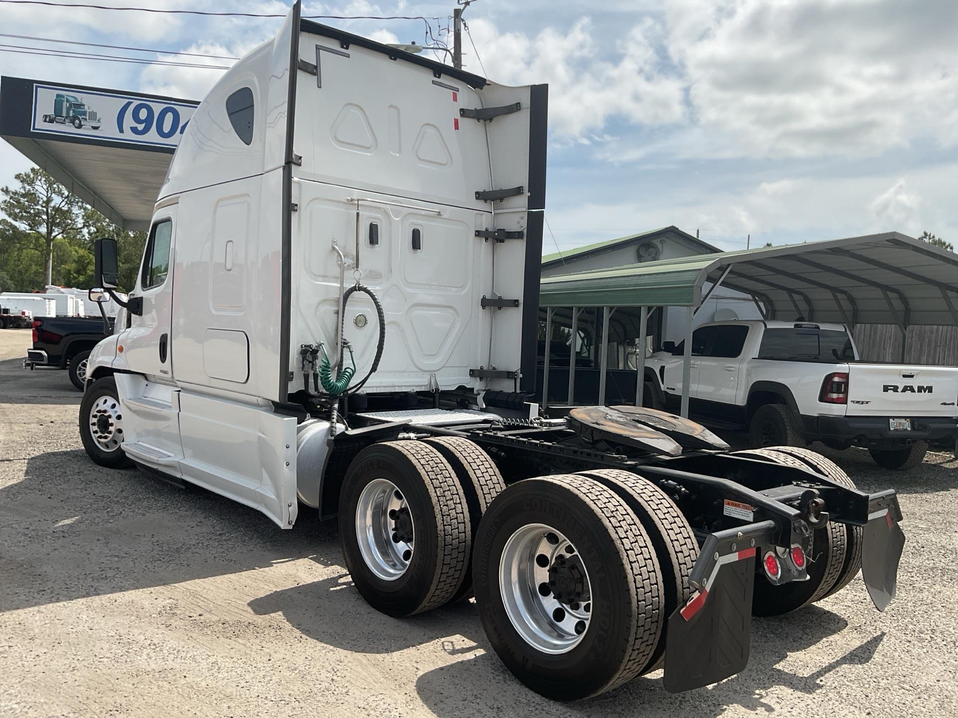 2020 Freightliner Cascadia 125