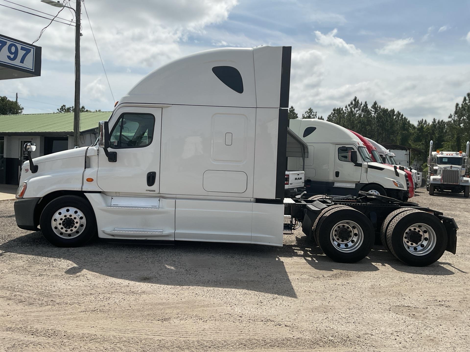 2020 Freightliner Cascadia 125