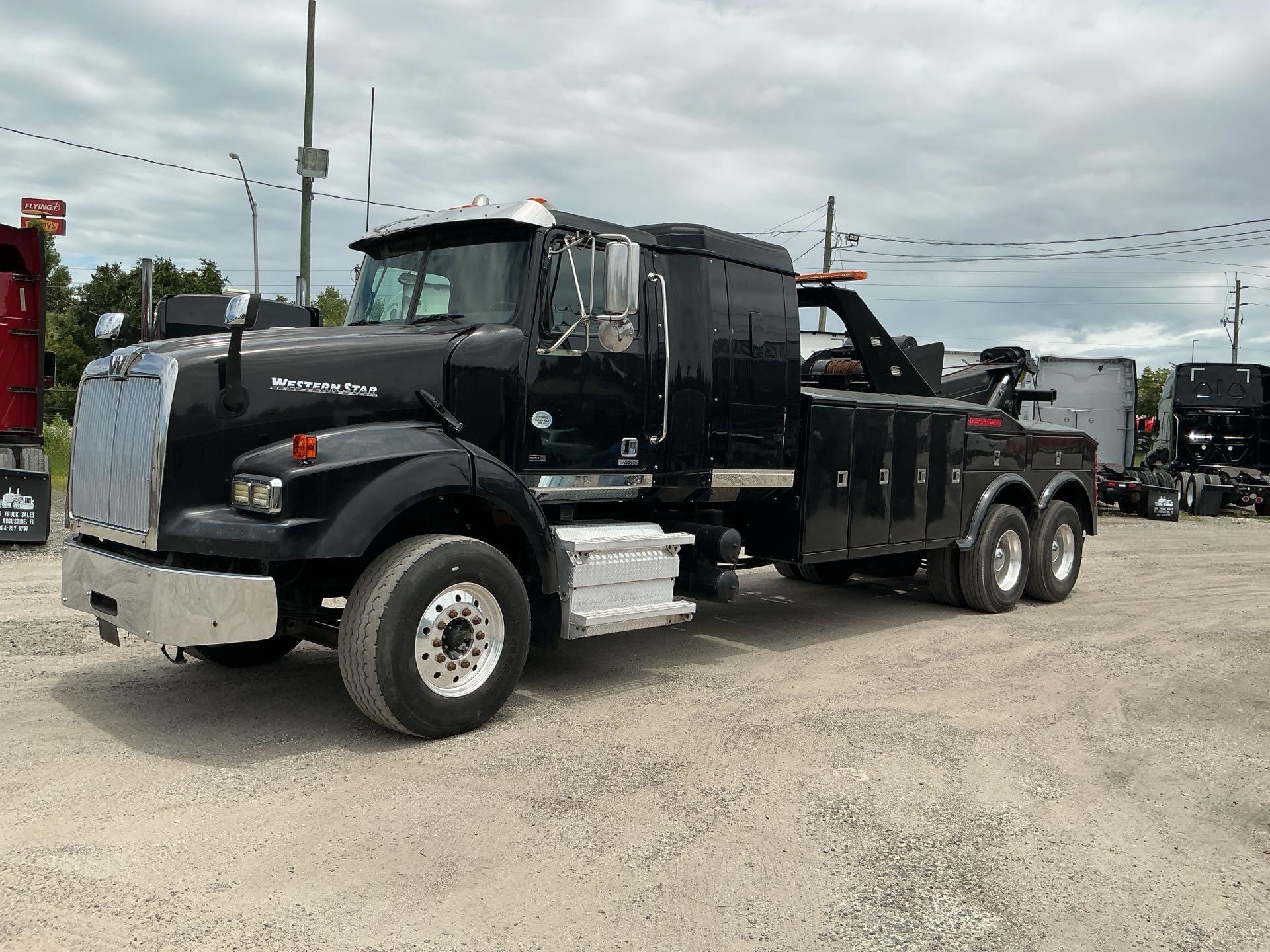 Photo of a 2015 Western Star CONVENTIONAL