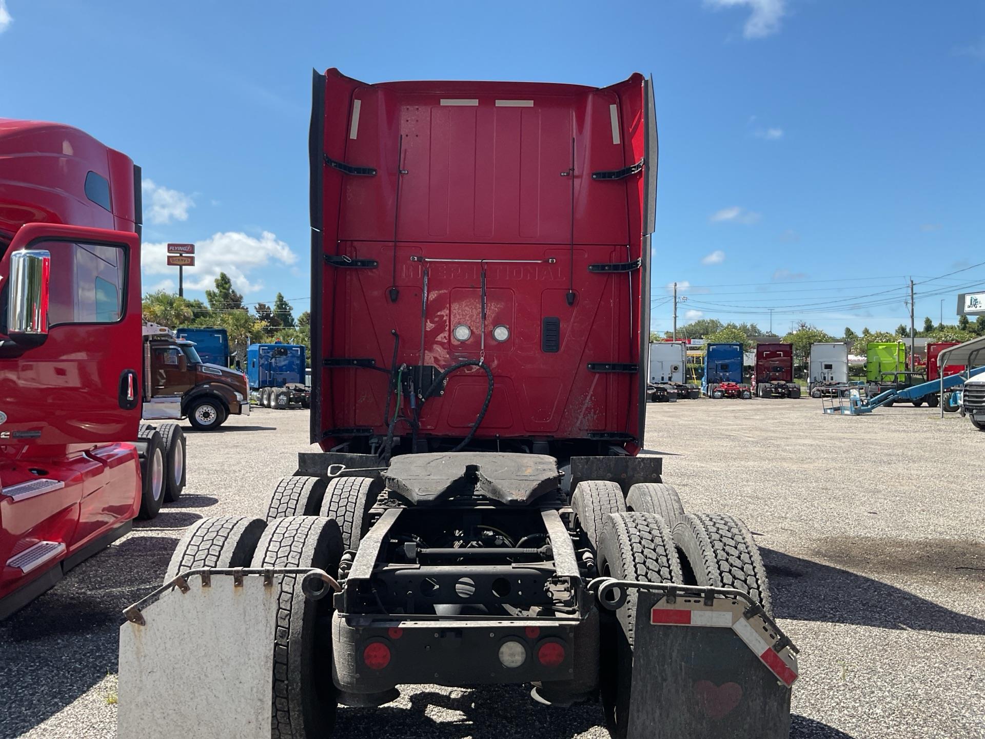 2022 International LT625
