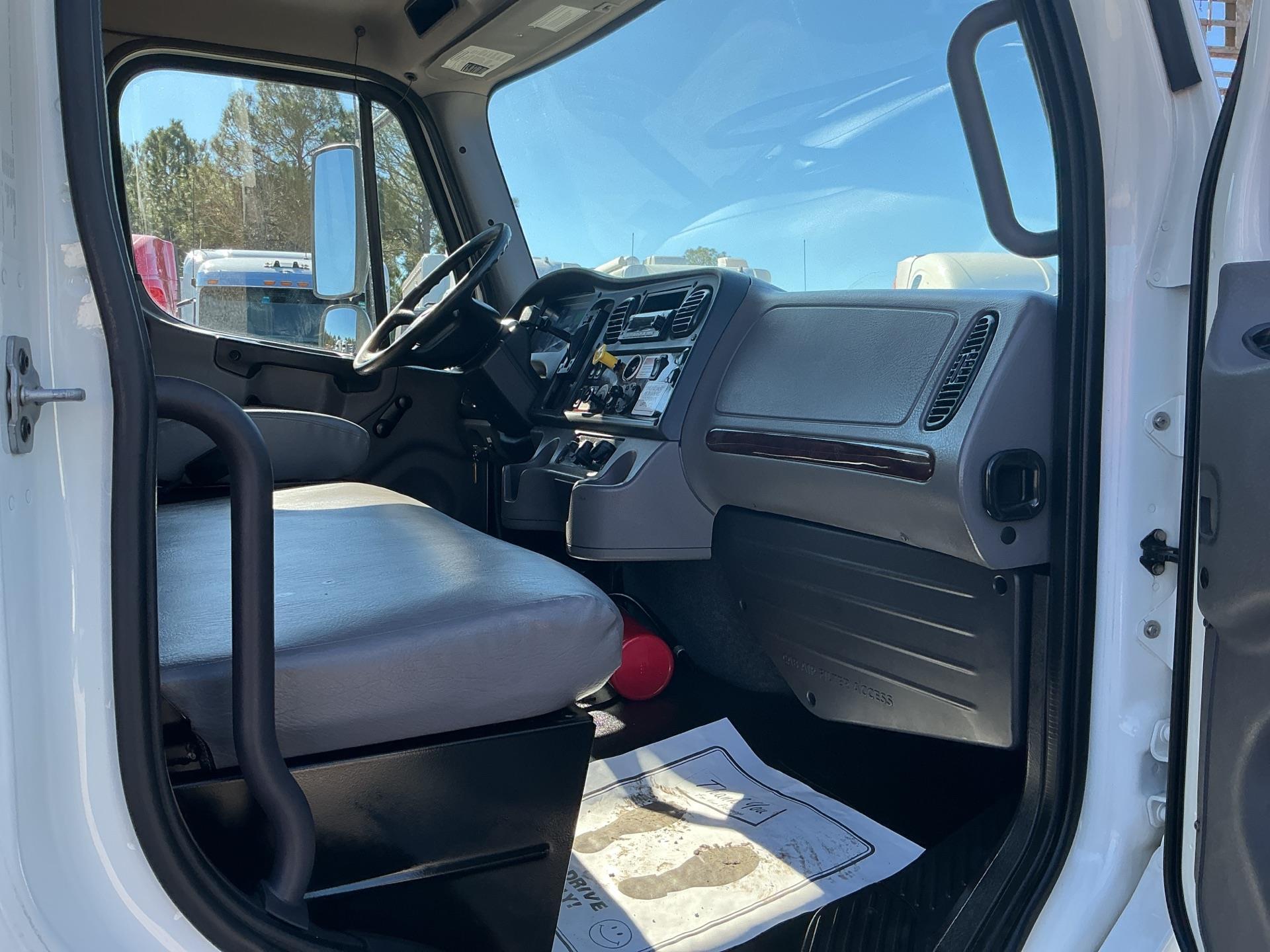 2020 Freightliner Business Class M2 106