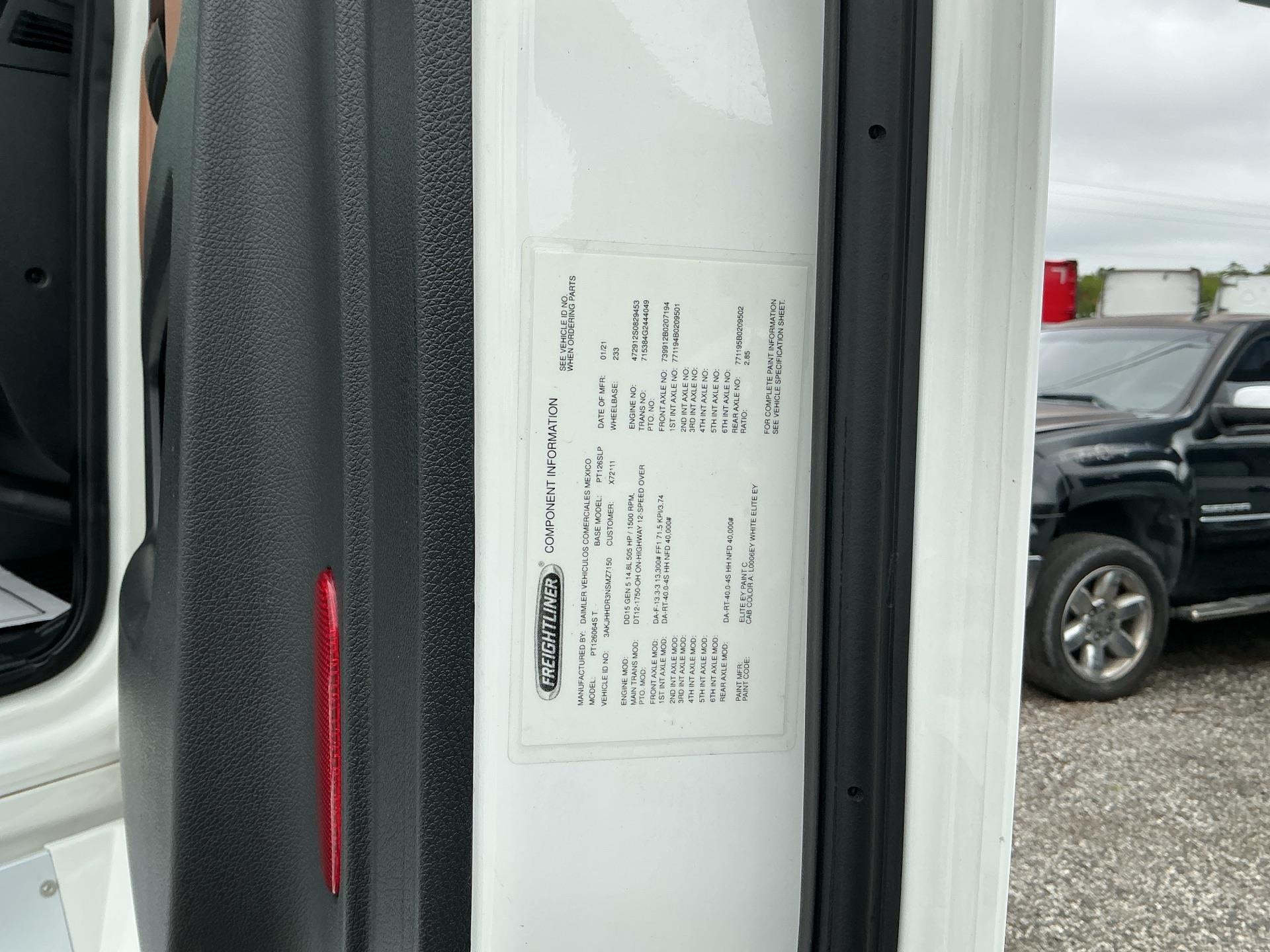 2022 Freightliner Cascadia 126