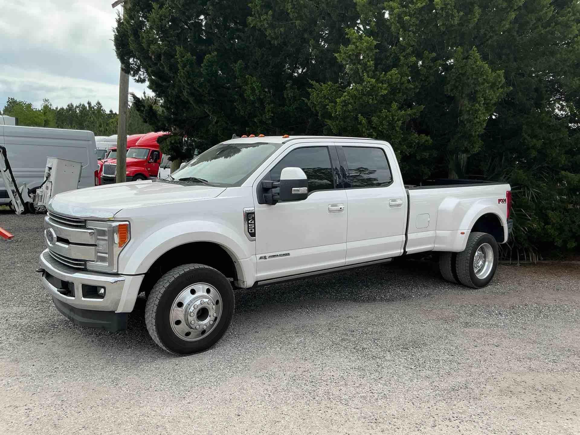Photo of a 2019 Ford F450