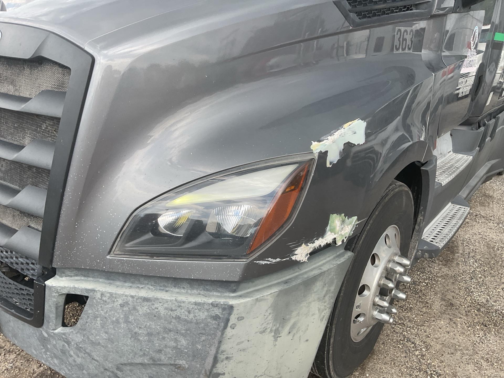 2019 Freightliner Cascadia 126