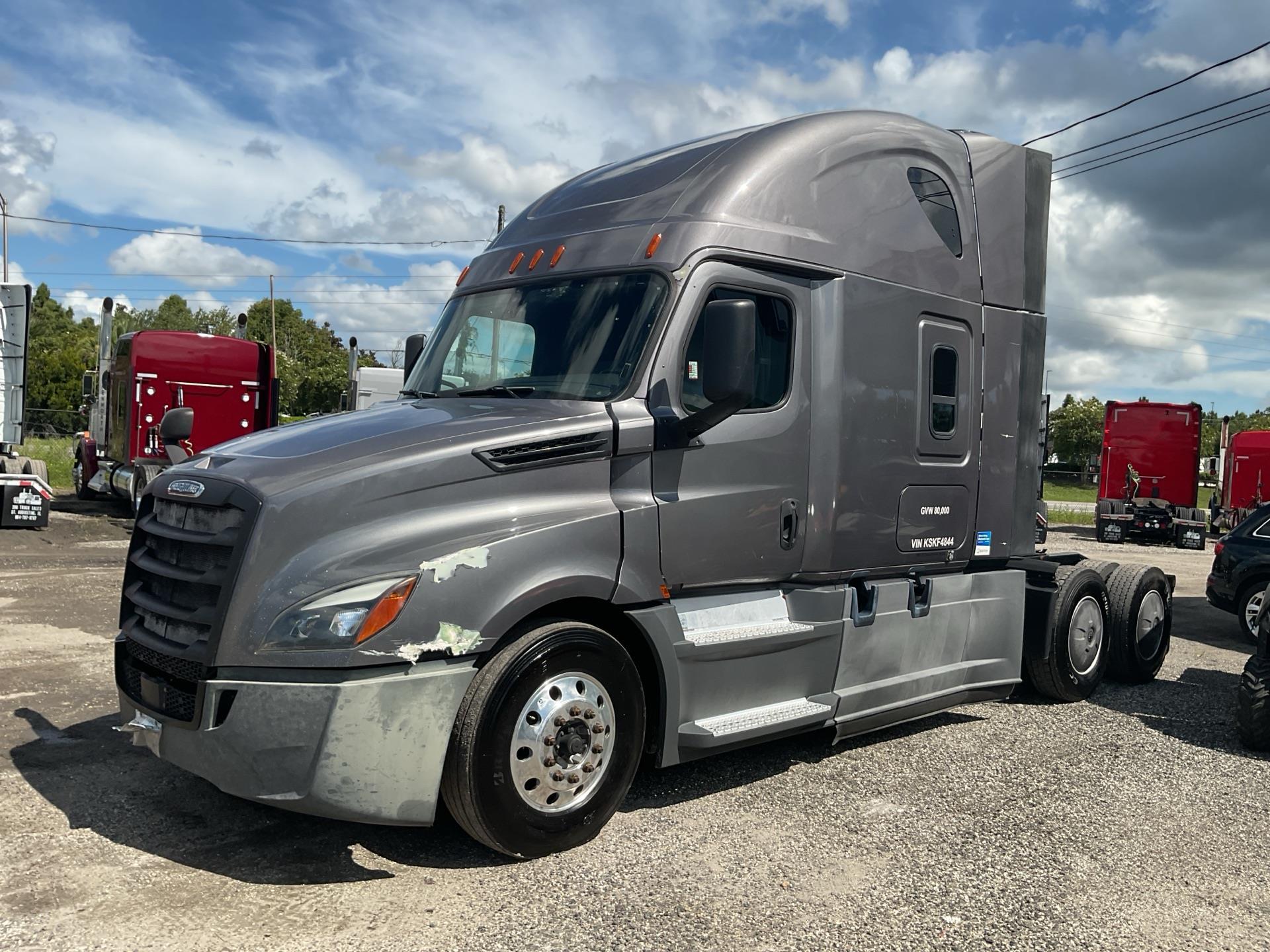 2019 Freightliner Cascadia 126