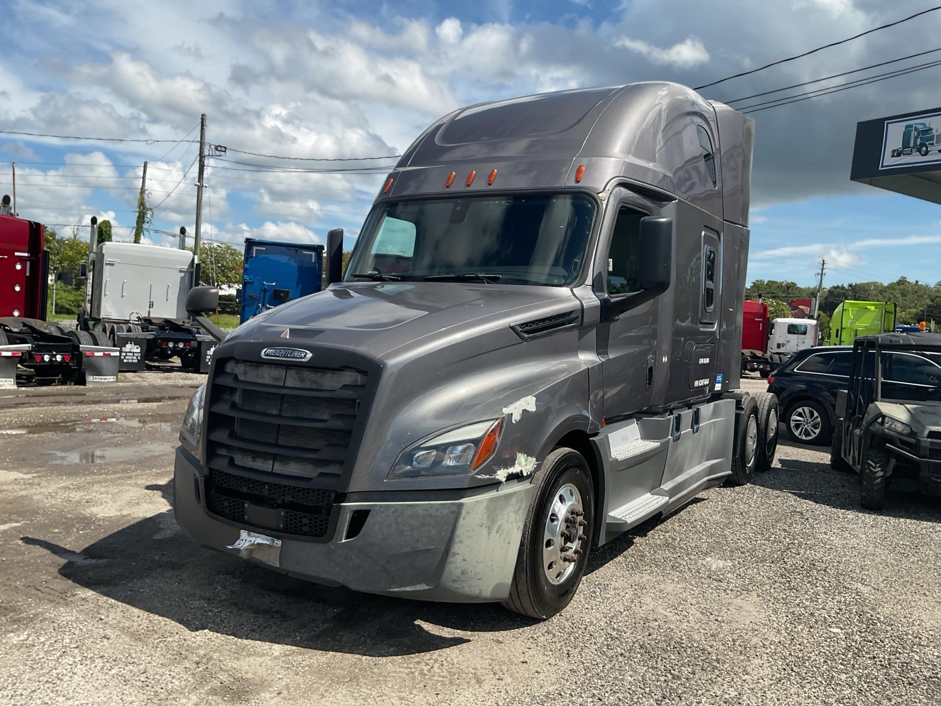2019 Freightliner Cascadia 126