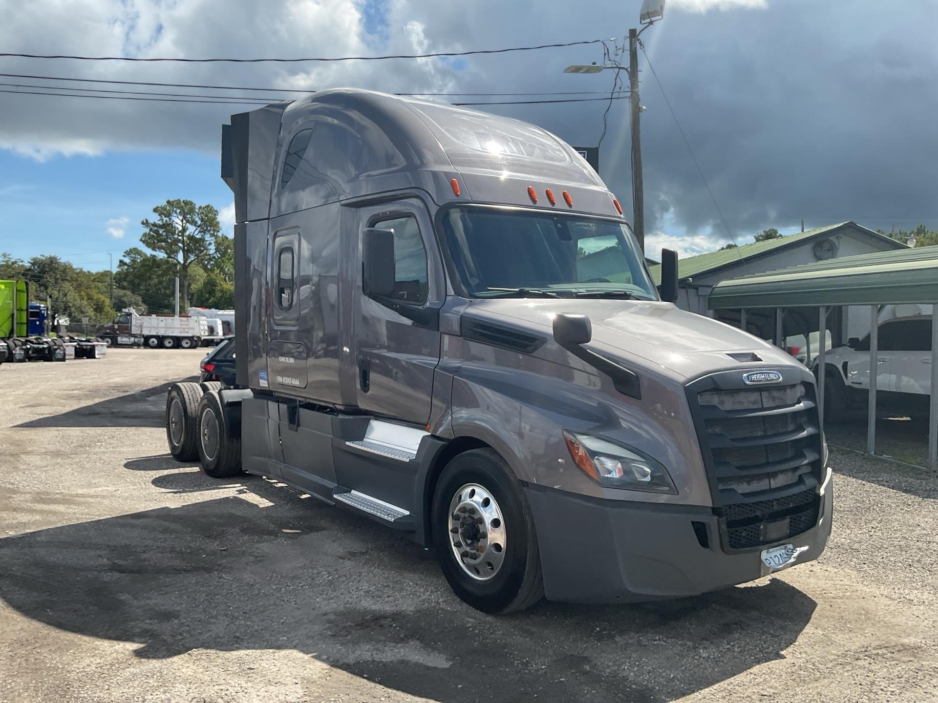 2019 Freightliner Cascadia 126