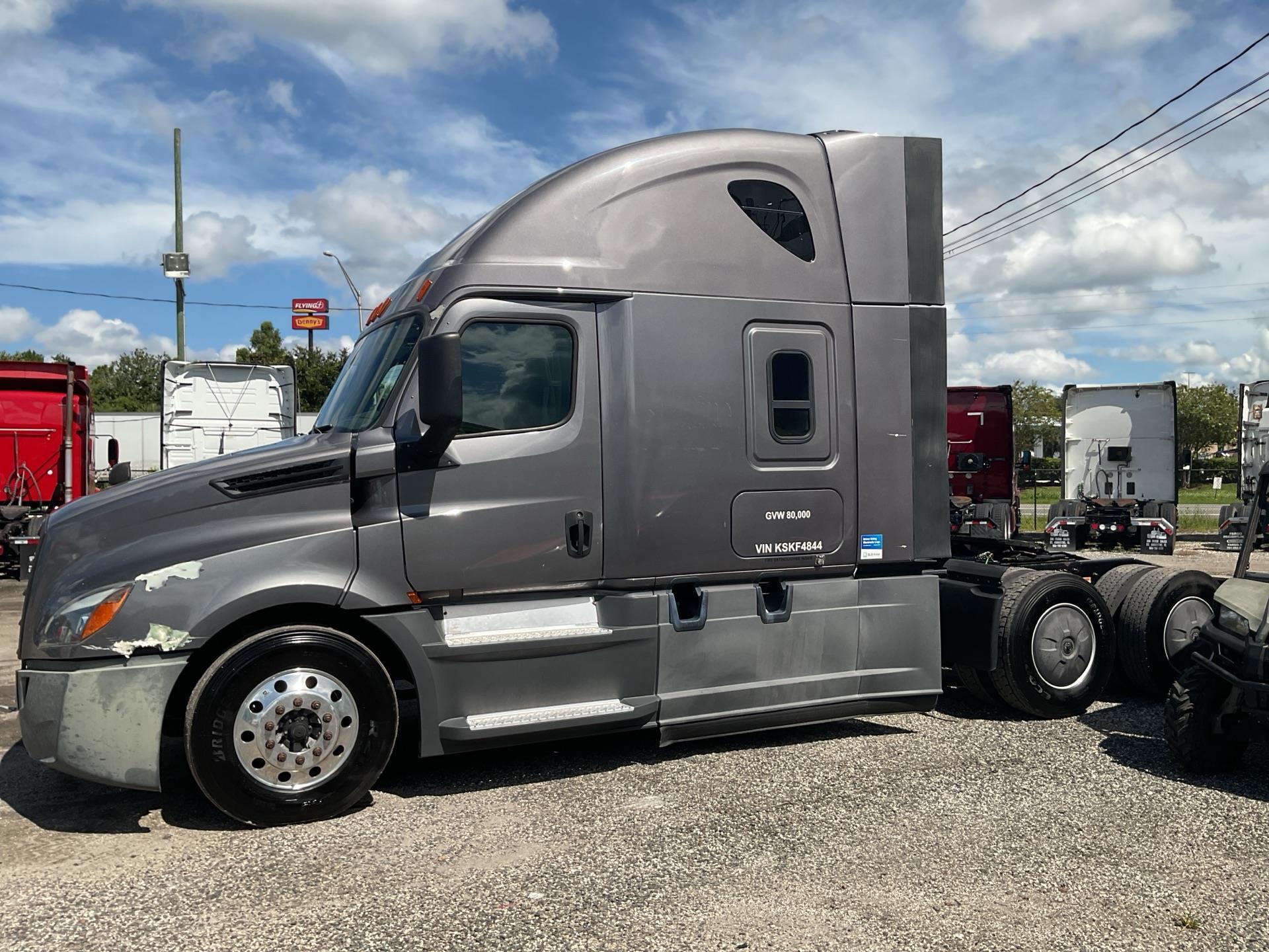 2019 Freightliner Cascadia 126