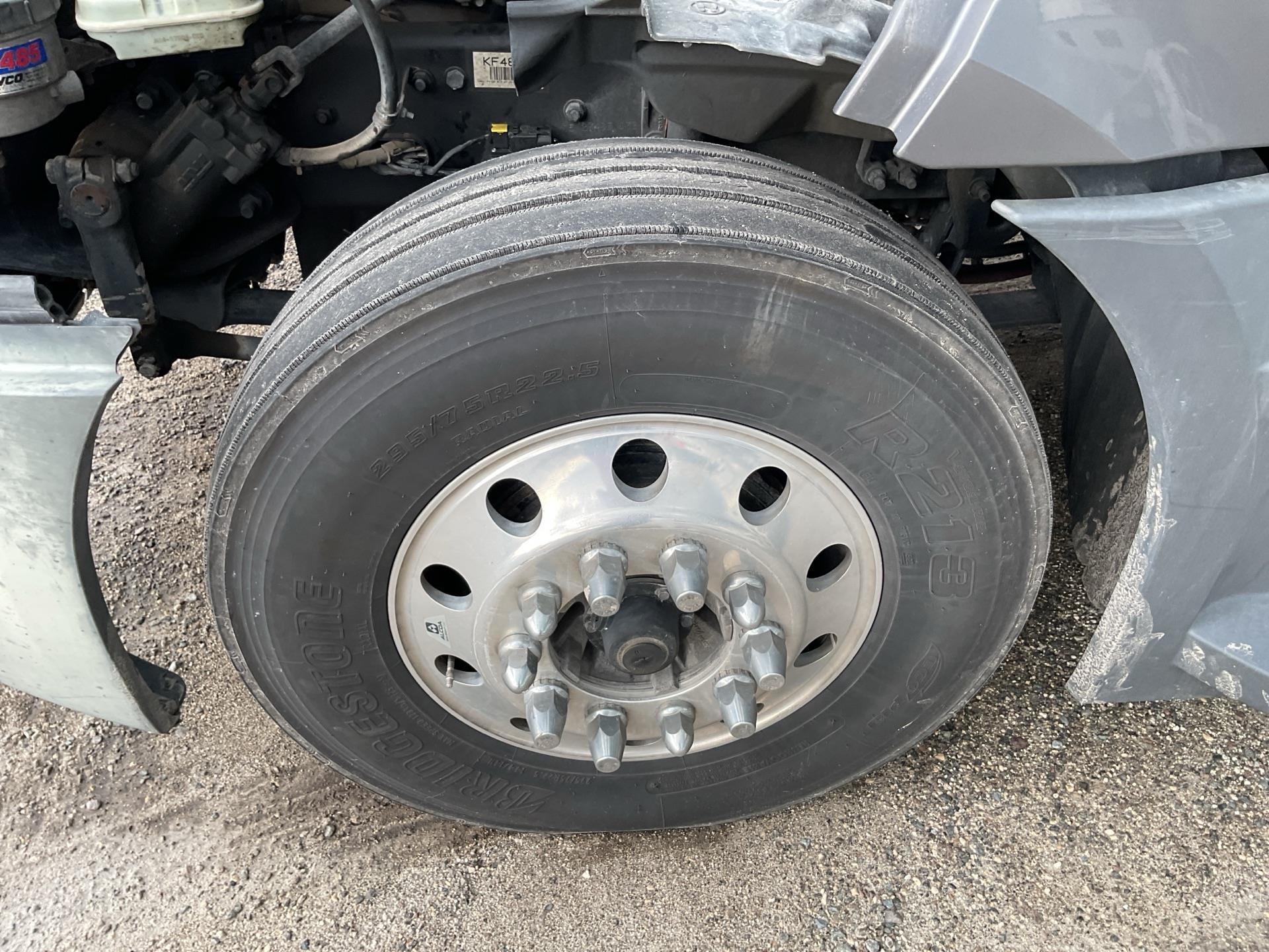 2019 Freightliner Cascadia 126
