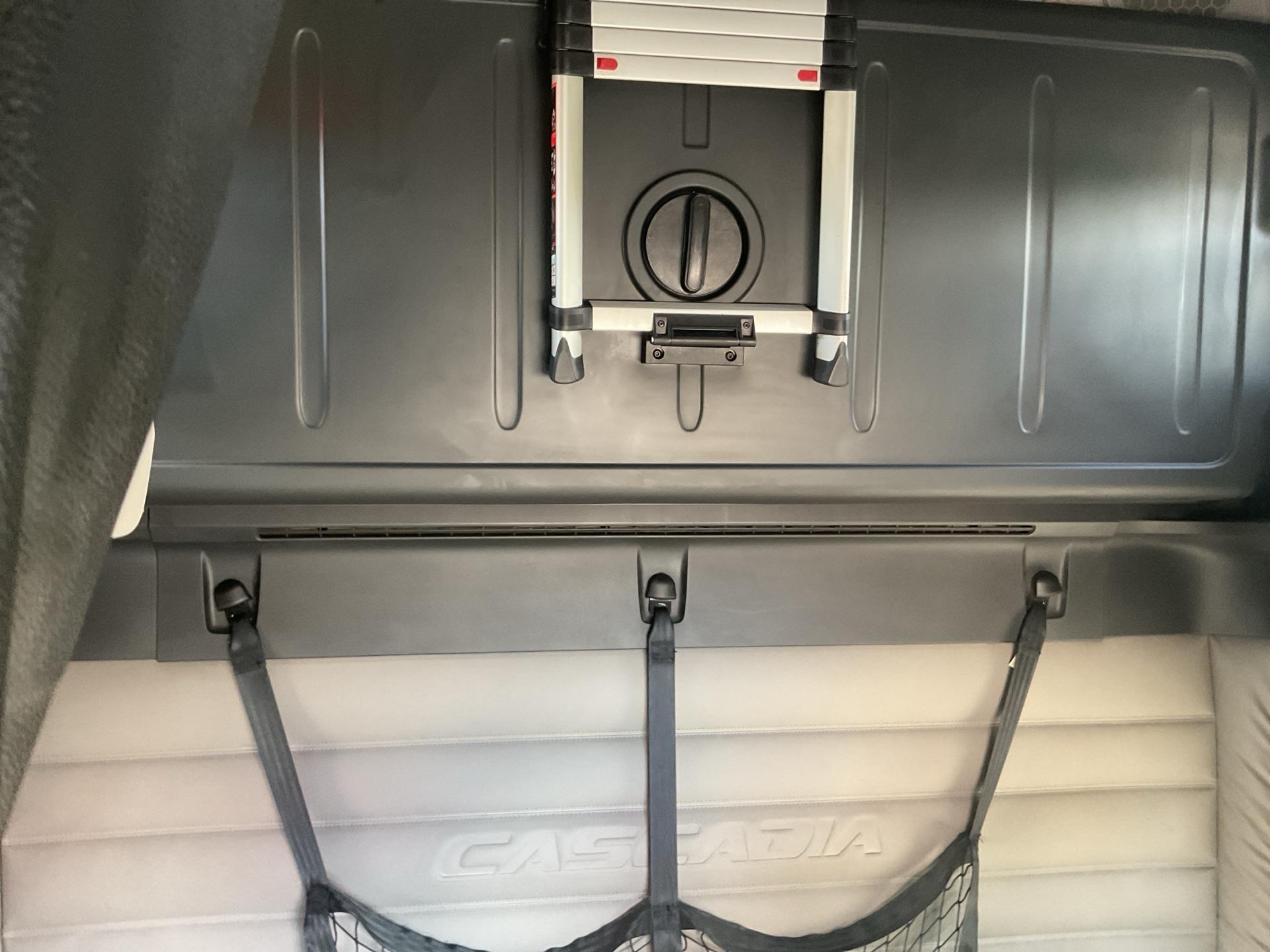 2019 Freightliner Cascadia 126
