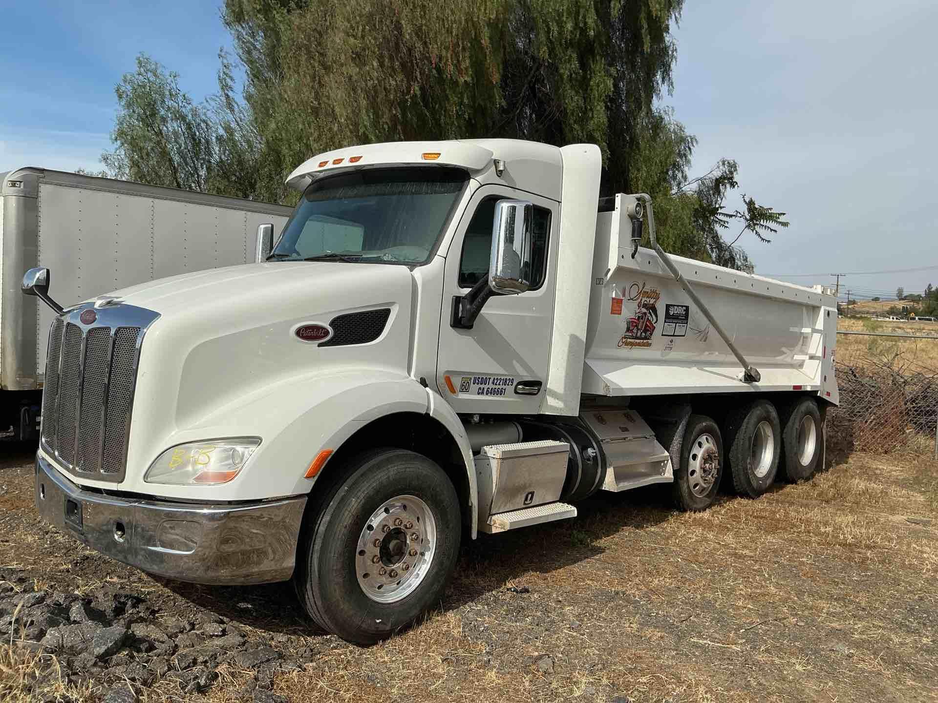 Photo of a 2016 Peterbilt 579
