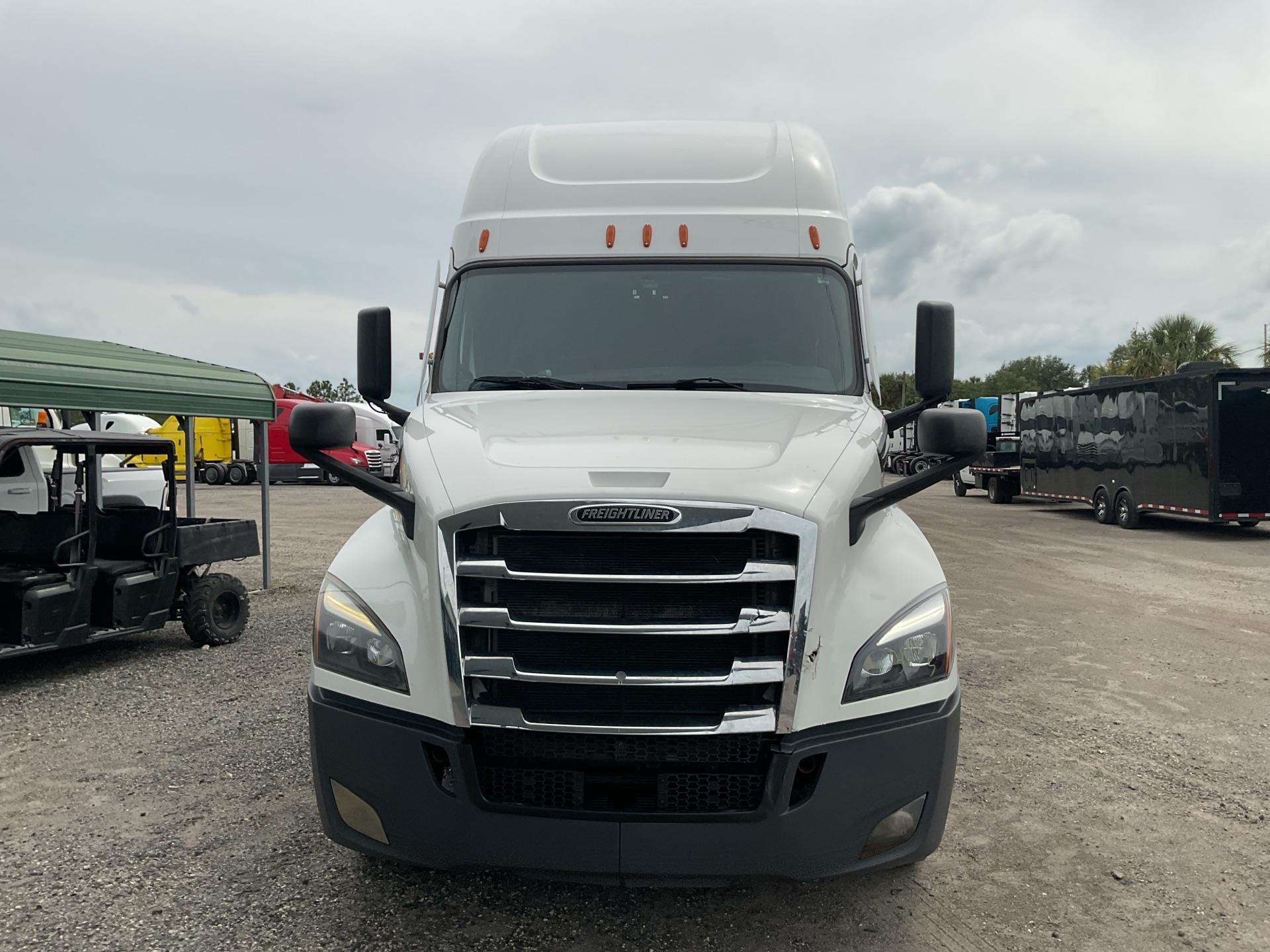 2021 Freightliner Cascadia 126