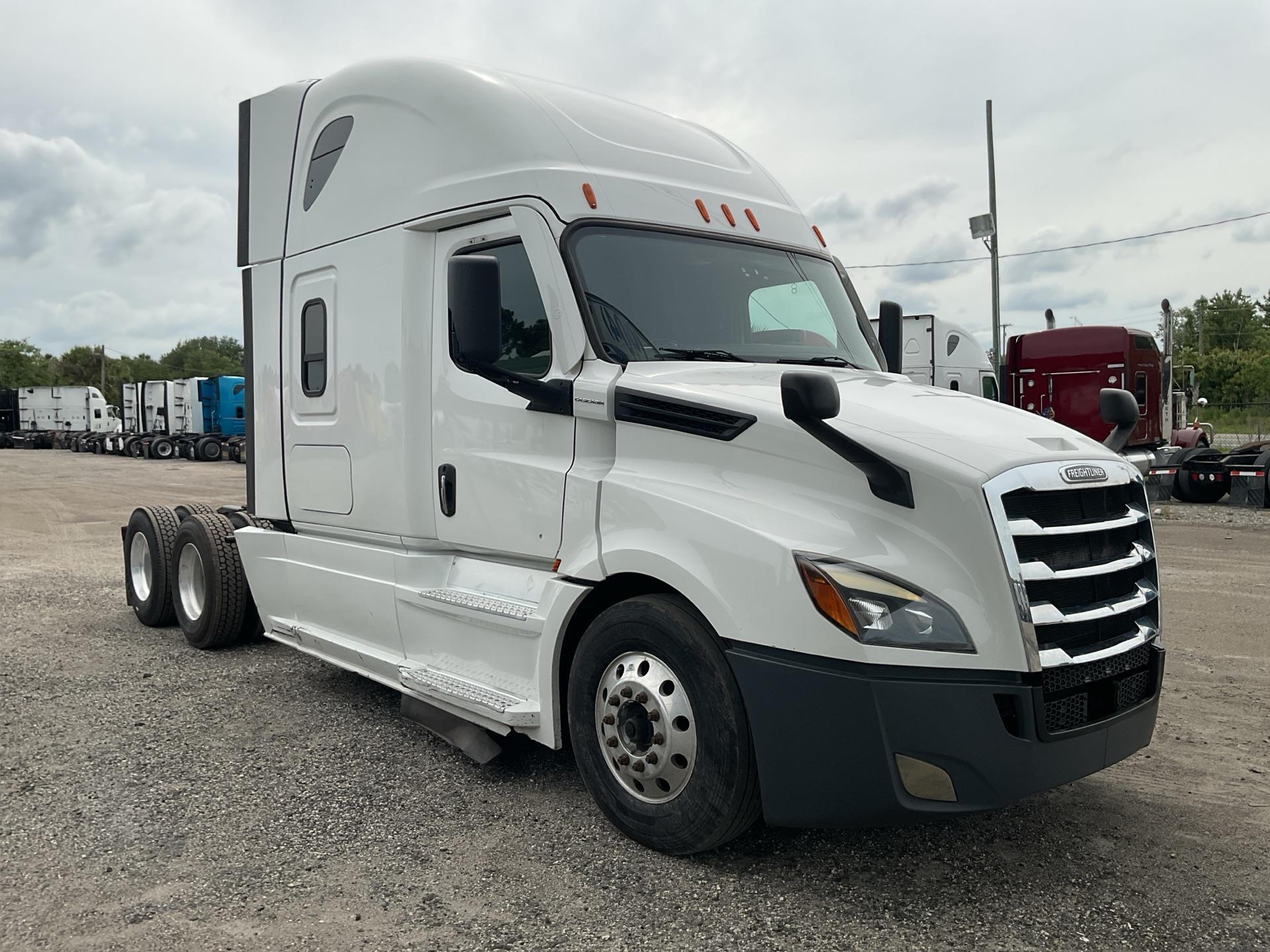 2021 Freightliner Cascadia 126