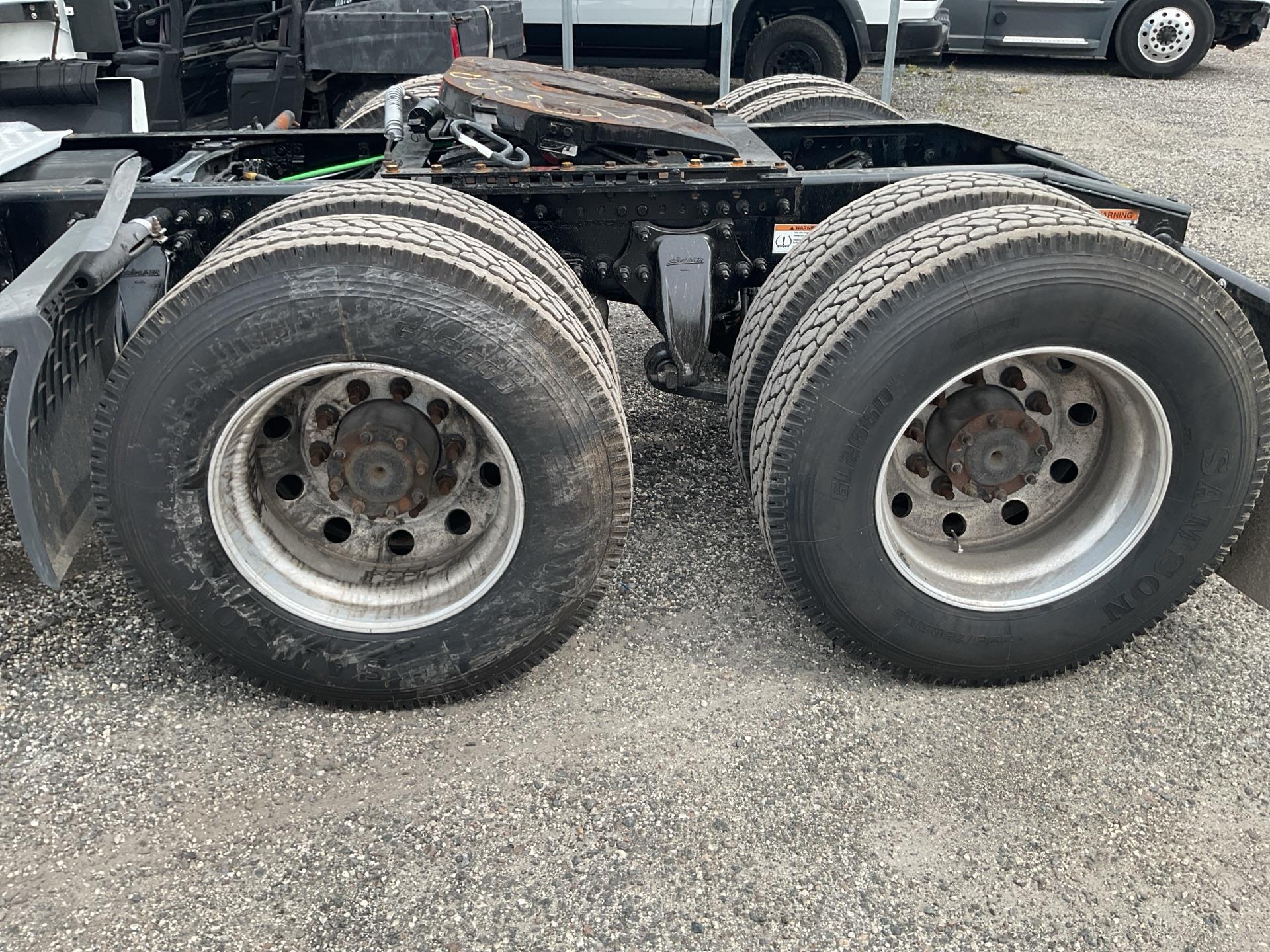 2021 Freightliner Cascadia 126