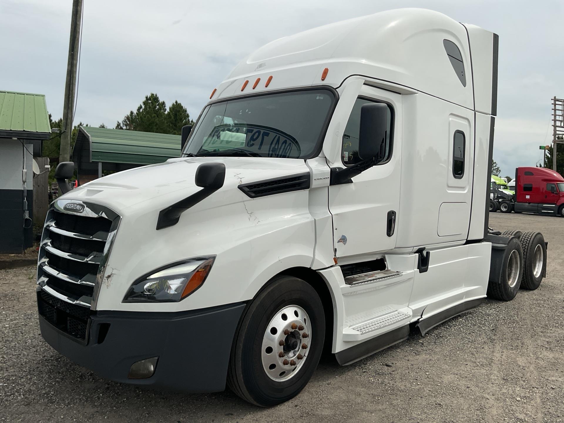 2021 Freightliner Cascadia 126