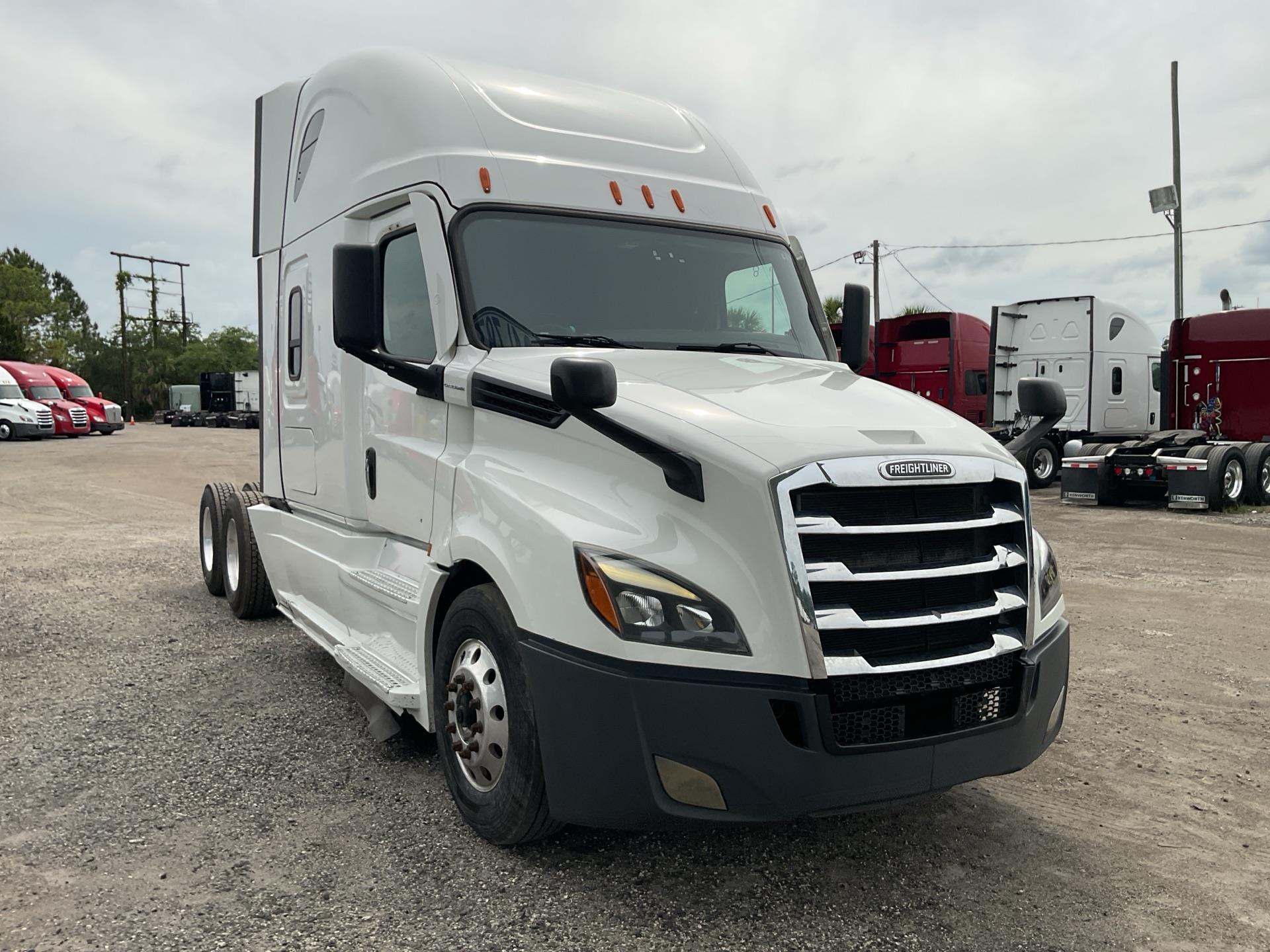 2021 Freightliner Cascadia 126