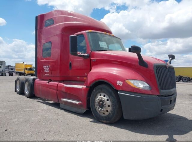 Photo of a 2021 International LT625