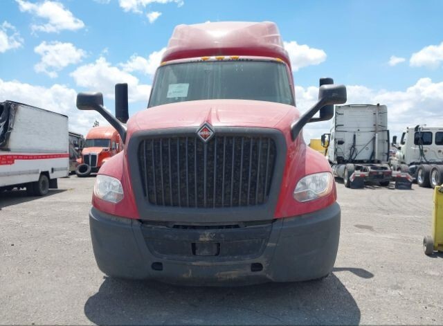 2021 International LT625