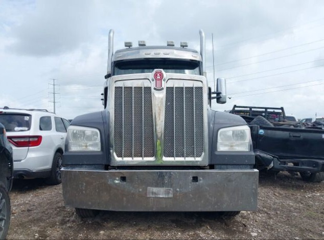 2020 Kenworth W990