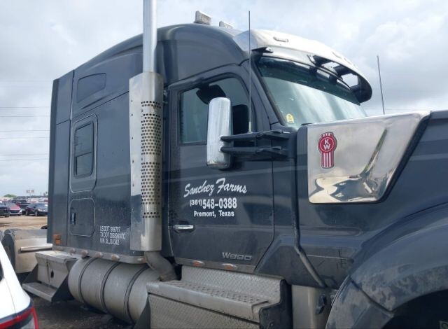2020 Kenworth W990