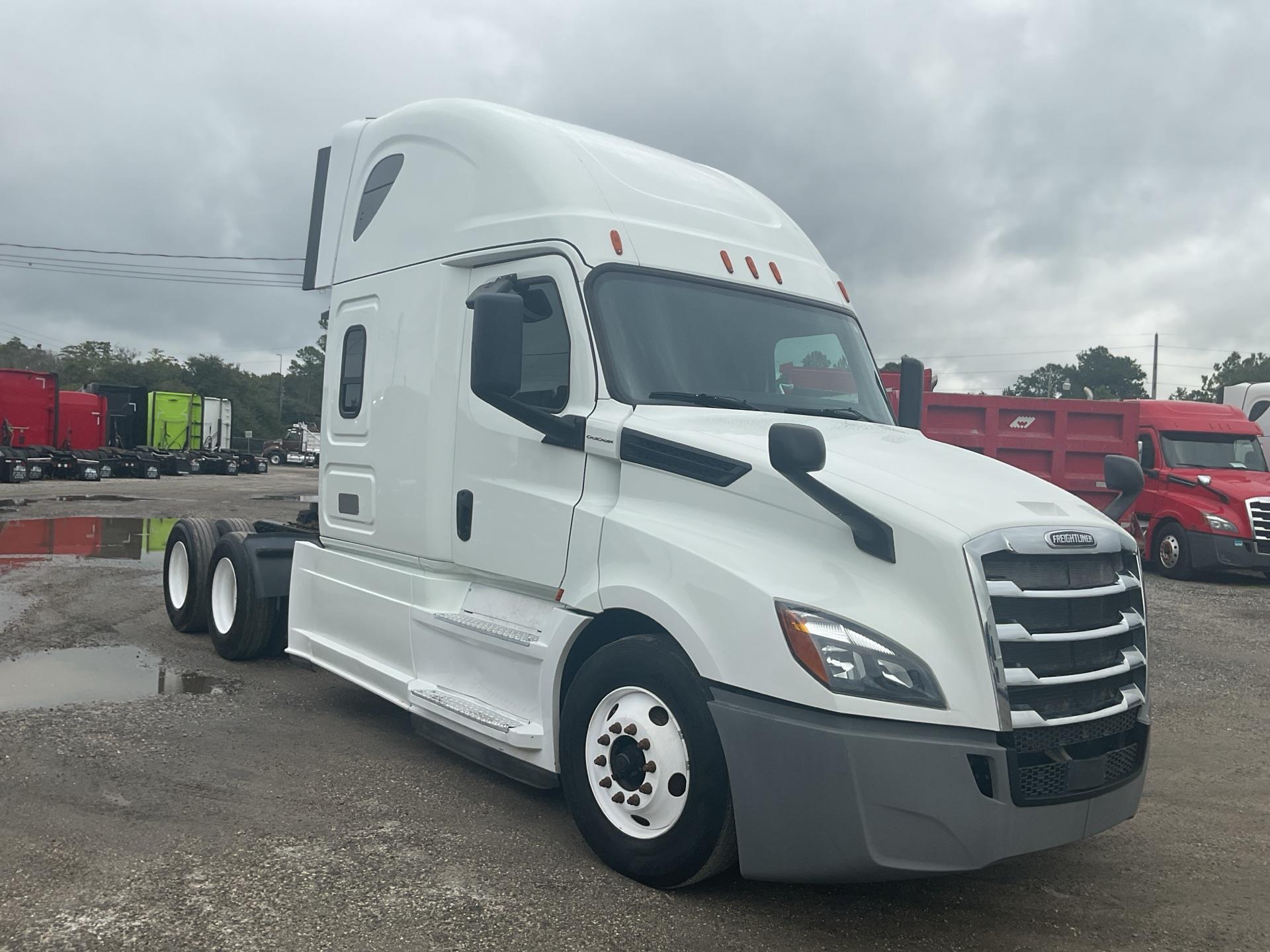 2019 Freightliner Cascadia 126