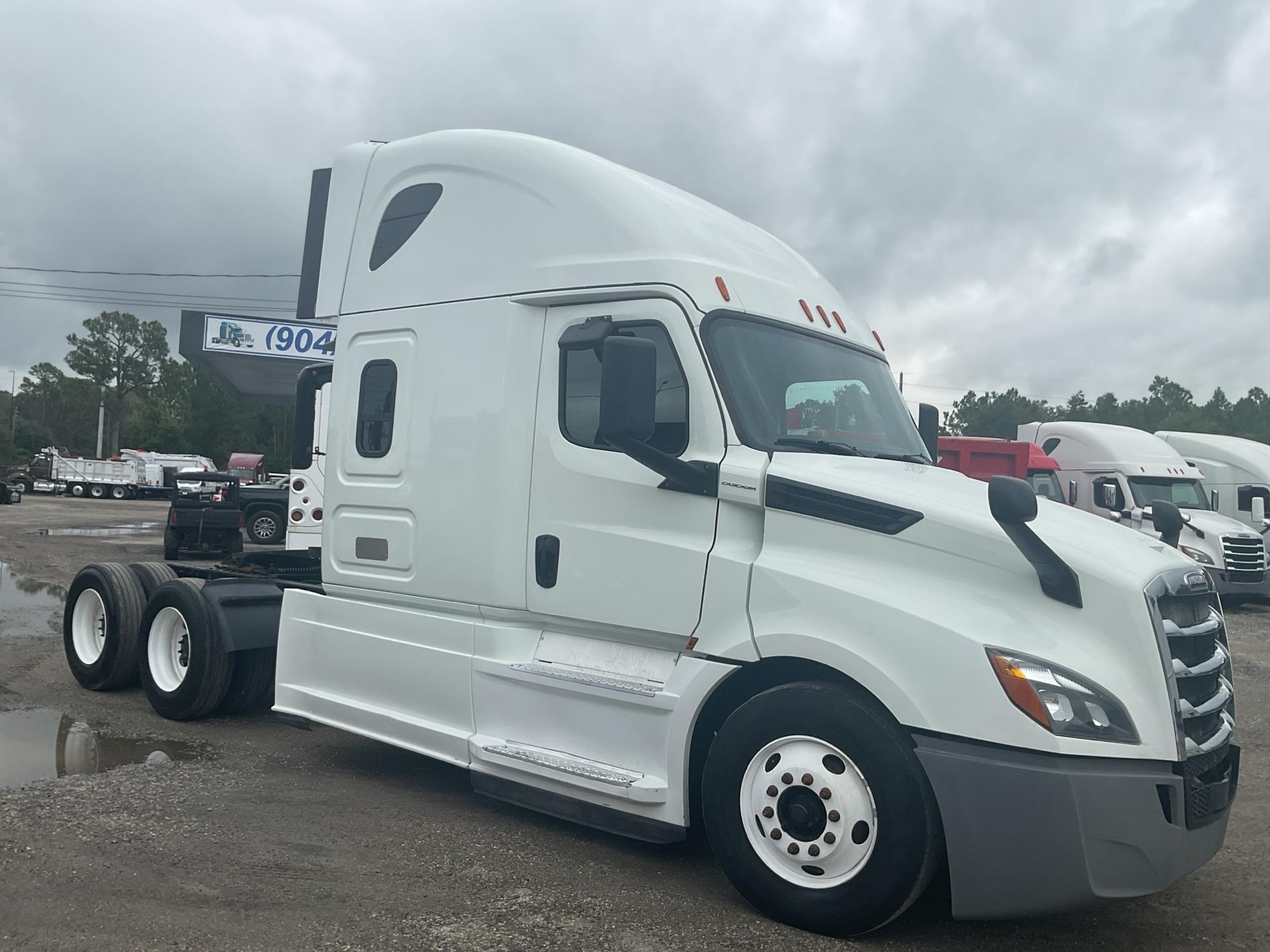 2019 Freightliner Cascadia 126